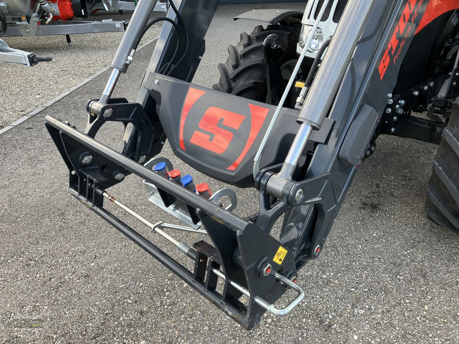 Traktor Türe ait Steyr 4080 Kompakt Hilo, Vorführmaschine içinde Gampern (resim 9)