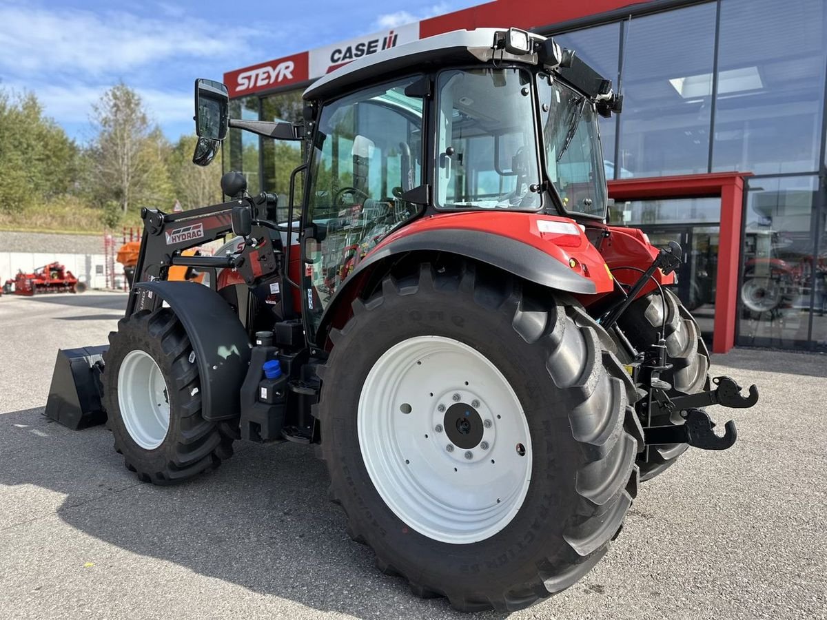 Traktor des Typs Steyr 4090 Kompakt (Stage V), Neumaschine in St. Marienkirchen (Bild 5)