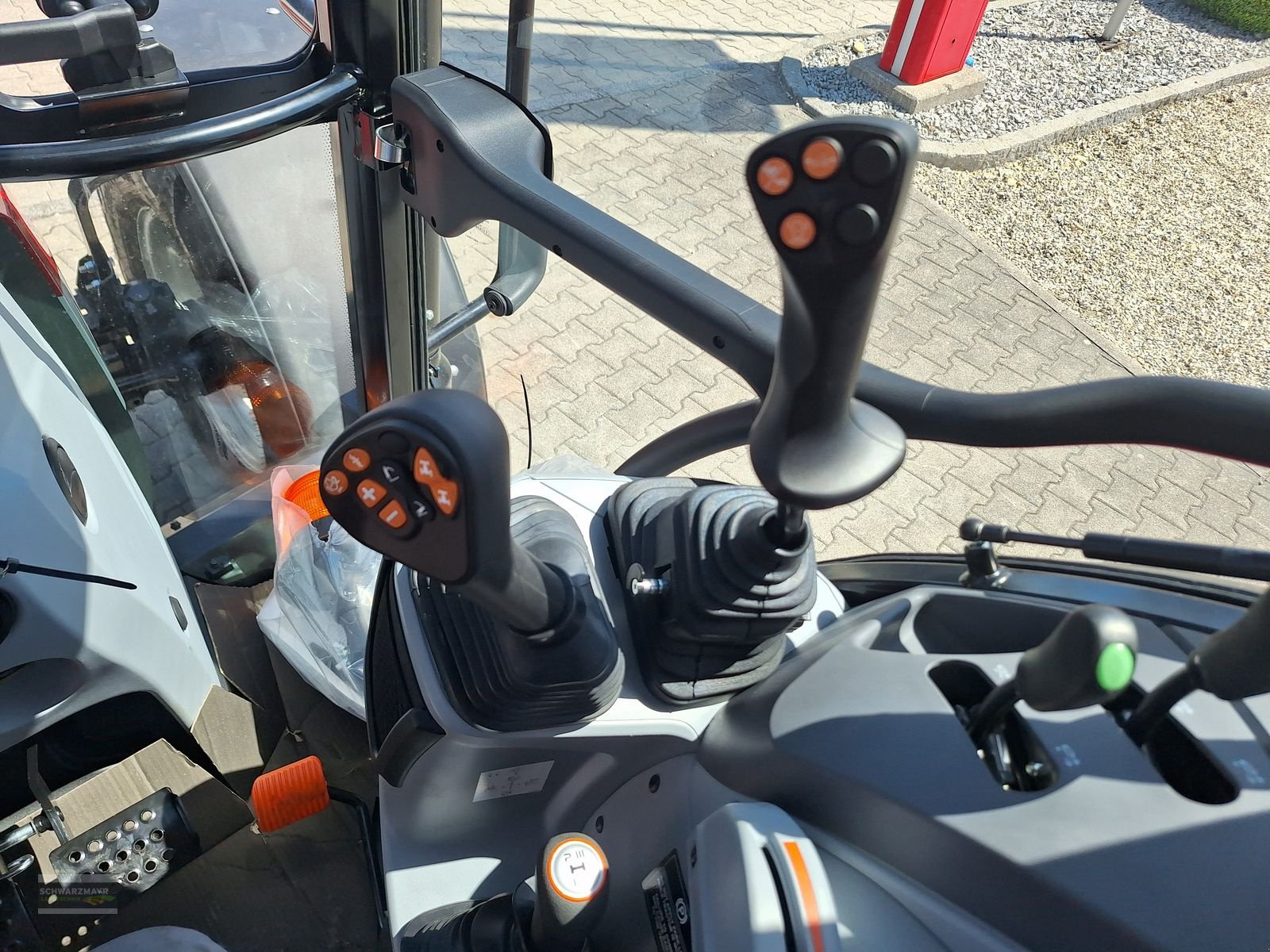 Traktor of the type Steyr 4090 Plus 1.0, Neumaschine in Aurolzmünster (Picture 19)