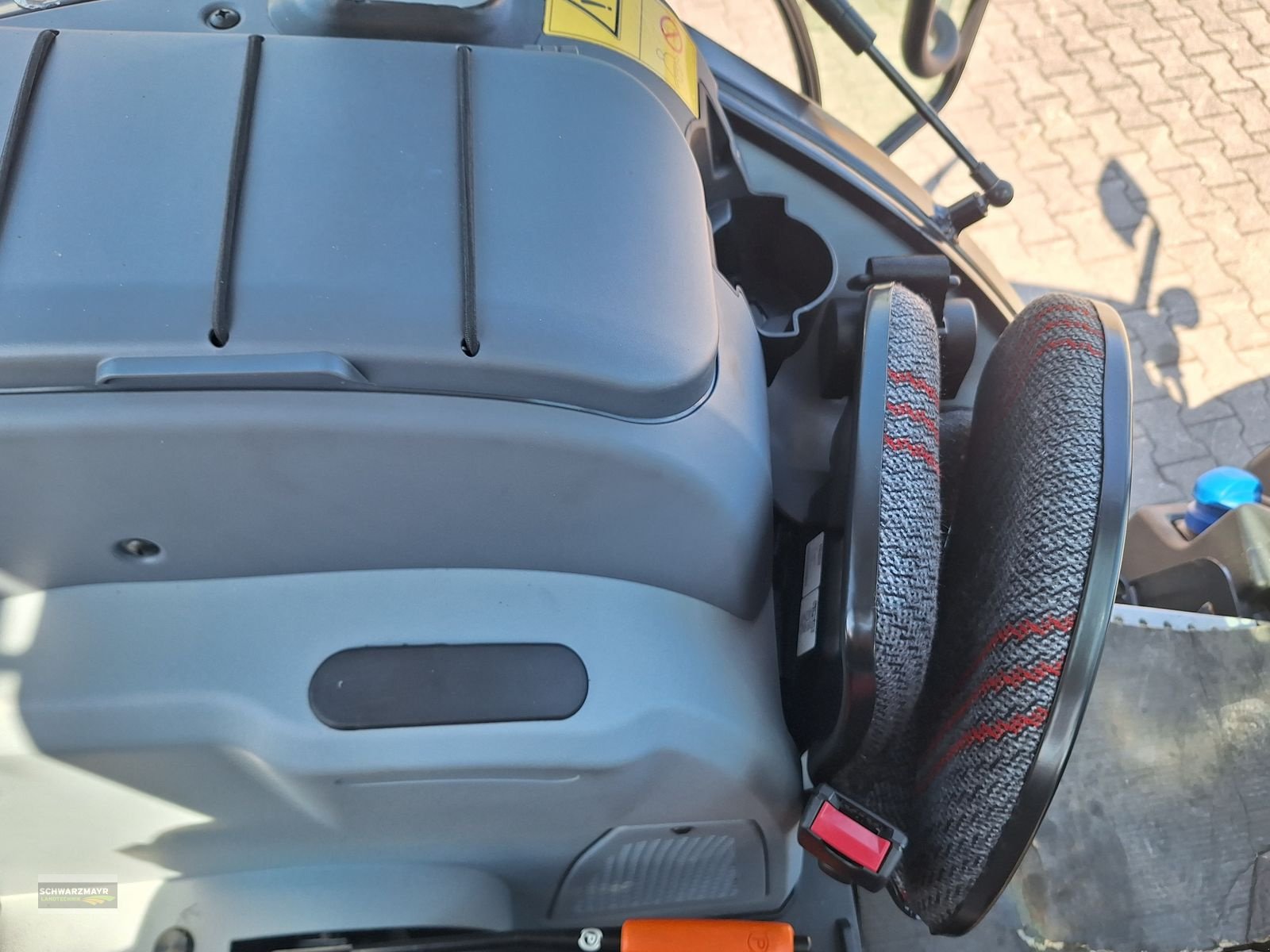 Traktor of the type Steyr 4090 Plus 1.0, Neumaschine in Aurolzmünster (Picture 20)