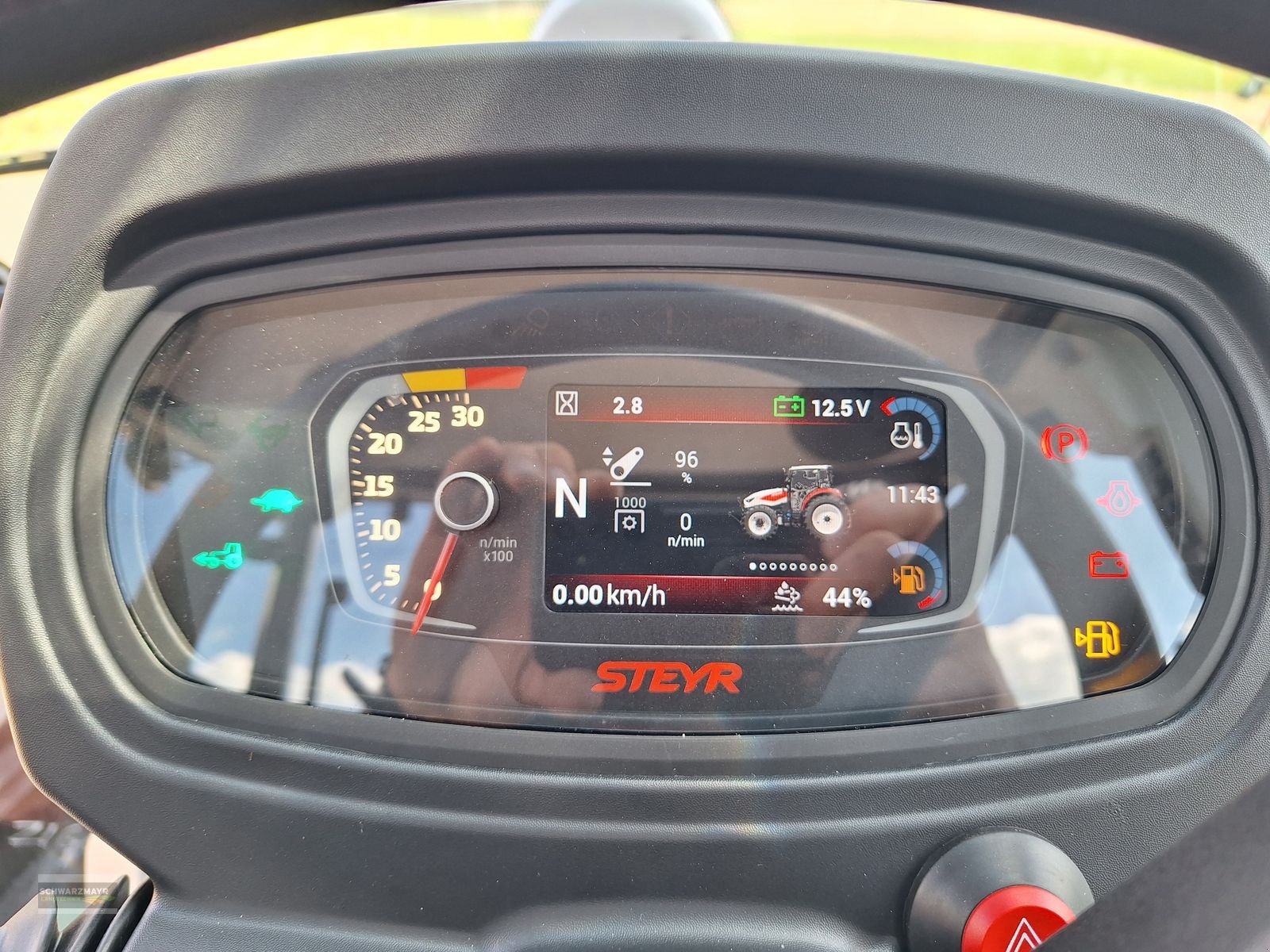 Traktor of the type Steyr 4090 PLUS, Neumaschine in Aurolzmünster (Picture 27)