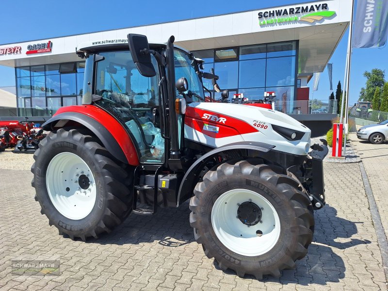 Traktor del tipo Steyr 4090 PLUS, Neumaschine en Aurolzmünster