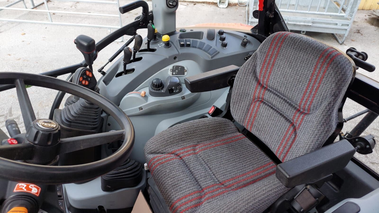 Traktor van het type Steyr 4095 Kompakt, Gebrauchtmaschine in Bergheim (Foto 12)