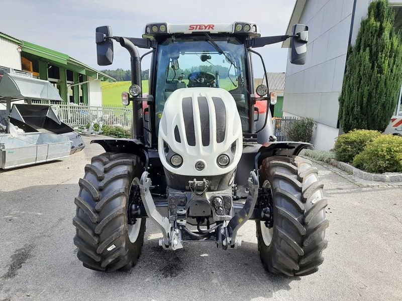 Traktor des Typs Steyr 4100 Expert CVT, Neumaschine in St. Marienkirchen (Bild 2)