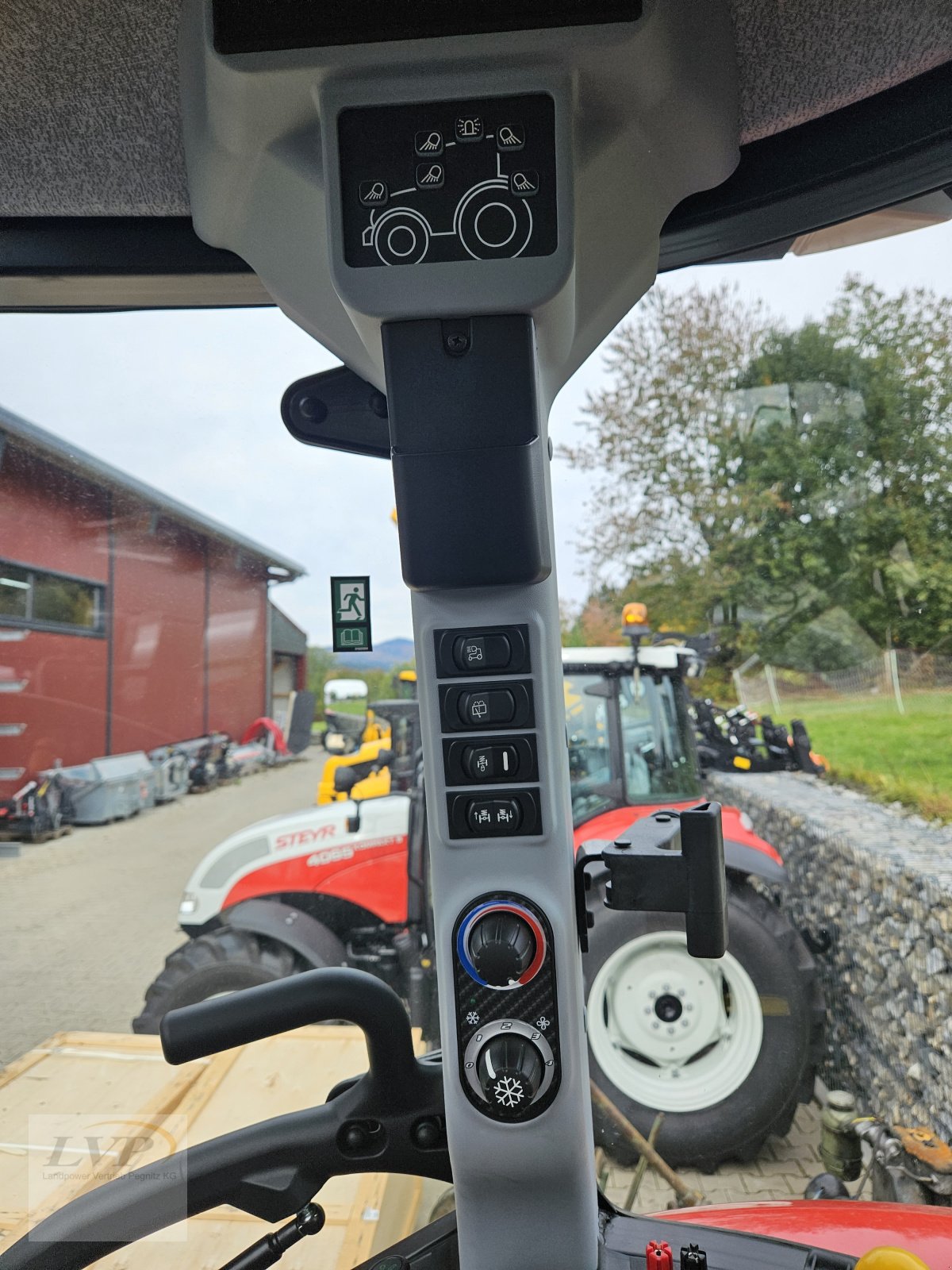 Traktor typu Steyr 4100 Multi, Neumaschine v Hohenau (Obrázok 14)