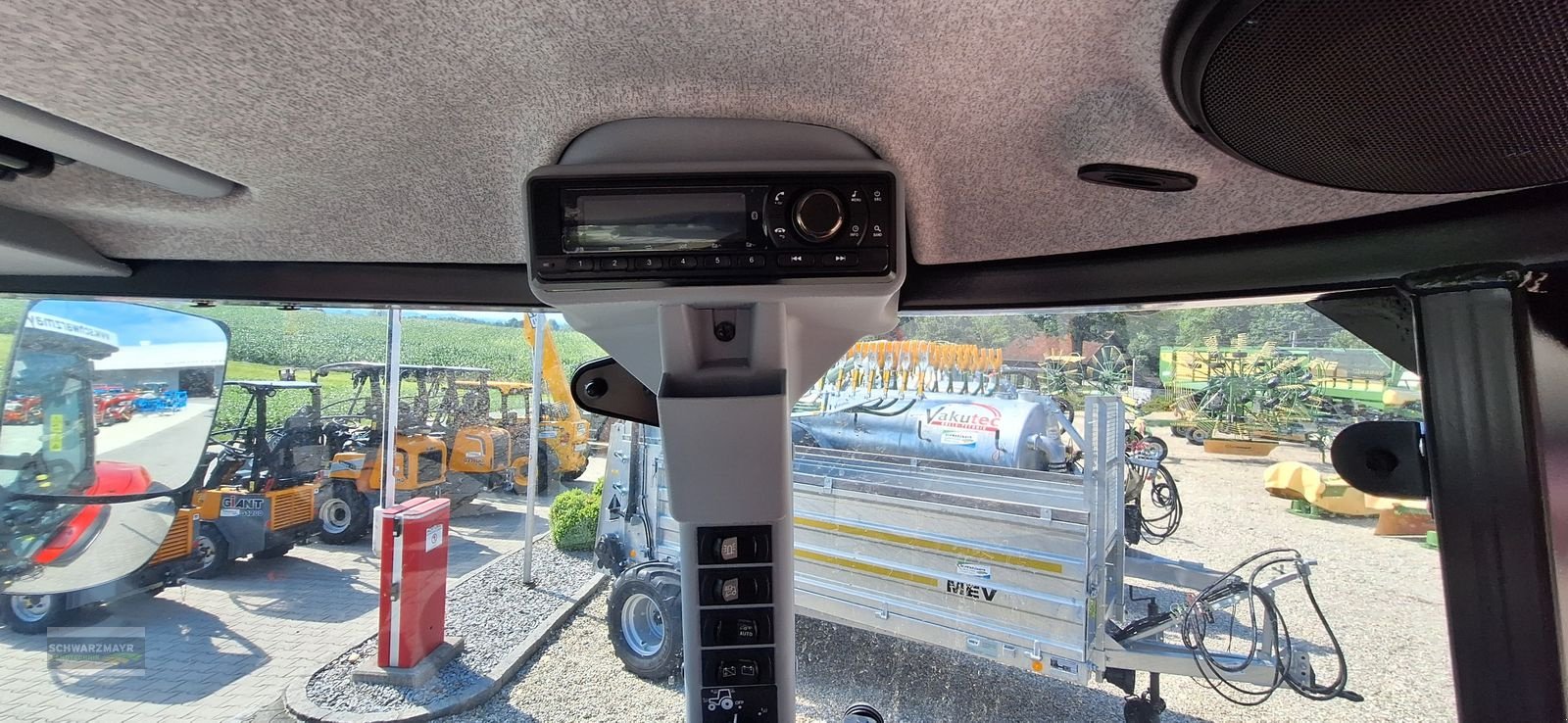 Traktor of the type Steyr 4100 PLUS, Neumaschine in Aurolzmünster (Picture 13)