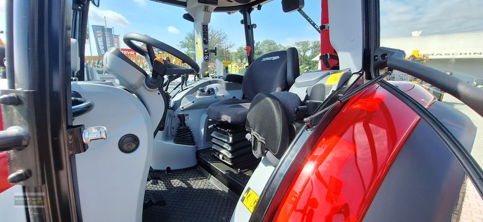 Traktor of the type Steyr 4100 PLUS, Neumaschine in Aurolzmünster (Picture 12)