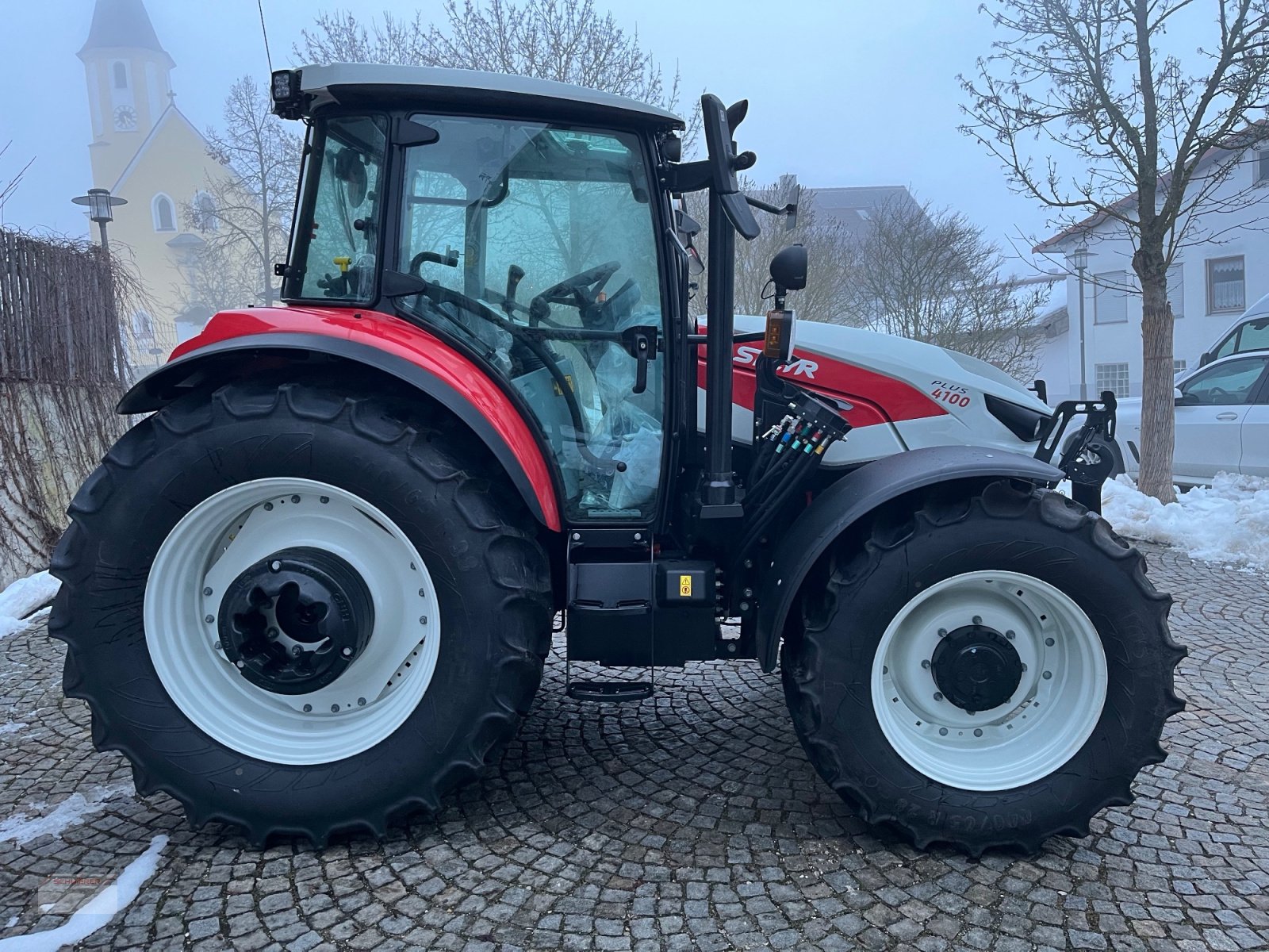 Traktor des Typs Steyr 4100 Plus, Neumaschine in Schwandorf (Bild 10)
