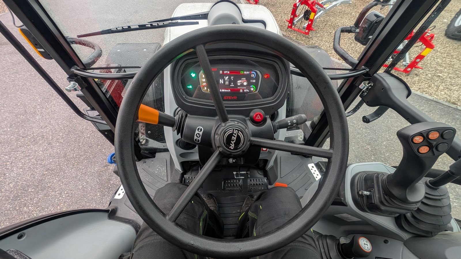 Traktor of the type Steyr 4100 PLUS, Neumaschine in Schlitters (Picture 13)