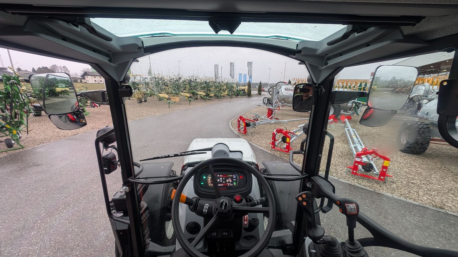 Traktor of the type Steyr 4100 PLUS, Neumaschine in Schlitters (Picture 11)