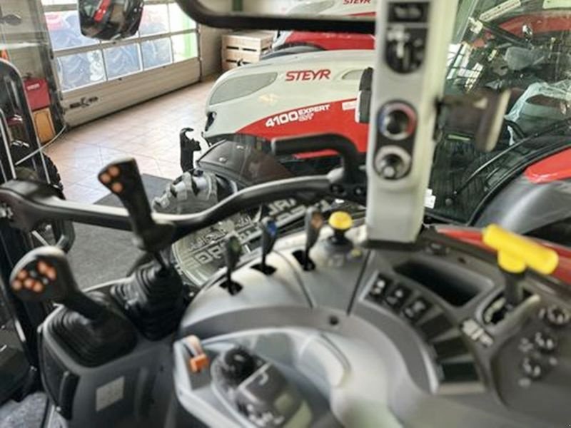 Traktor του τύπου Steyr 4100 PLUS, Neumaschine σε St. Marienkirchen (Φωτογραφία 11)