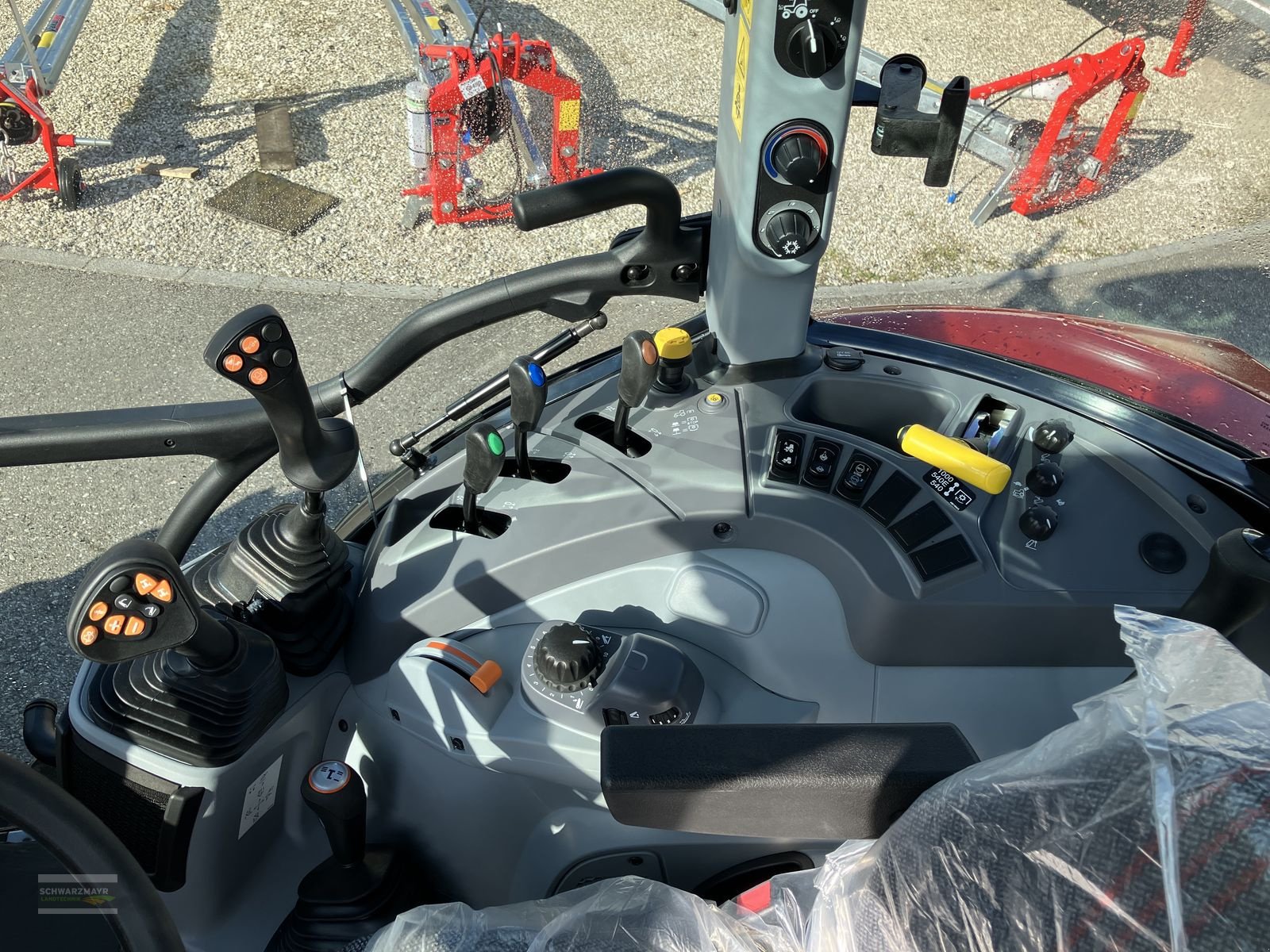 Traktor des Typs Steyr 4100 PLUS, Neumaschine in Gampern (Bild 17)