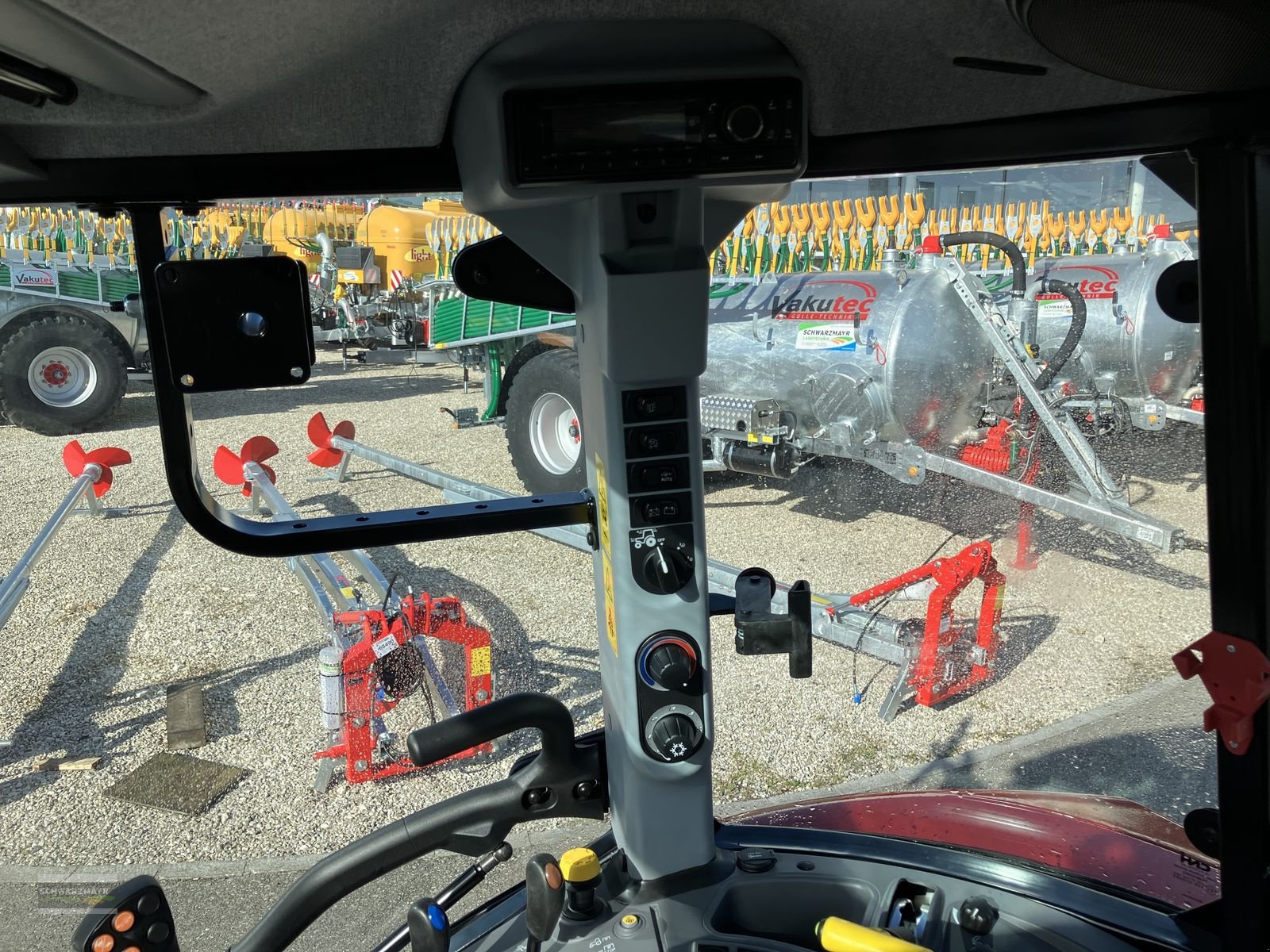 Traktor des Typs Steyr 4100 PLUS, Neumaschine in Gampern (Bild 18)