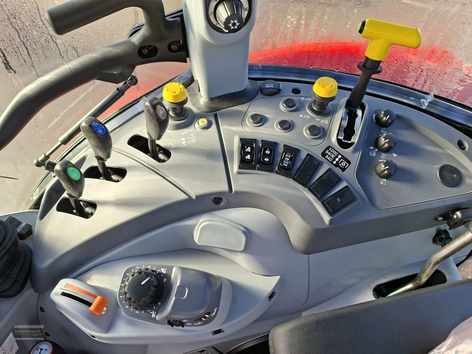 Traktor des Typs Steyr 4100 PLUS, Neumaschine in Gampern (Bild 19)