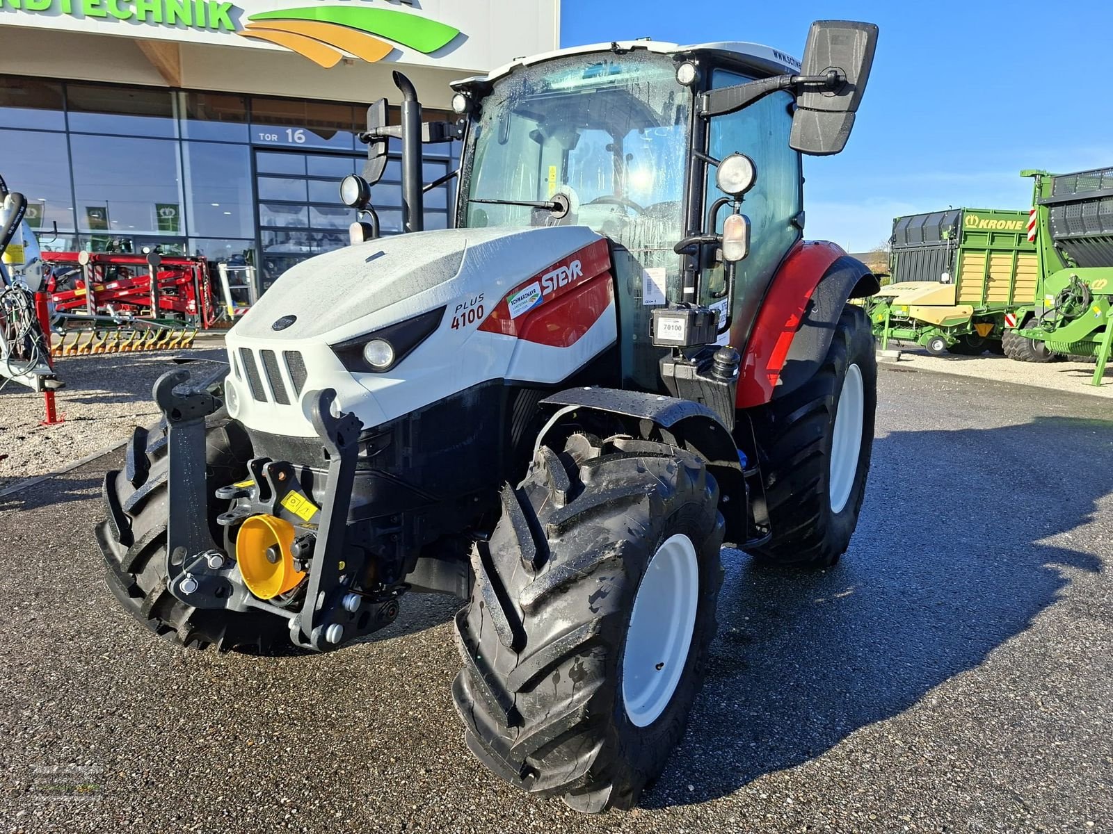 Traktor des Typs Steyr 4100 PLUS, Neumaschine in Gampern (Bild 3)