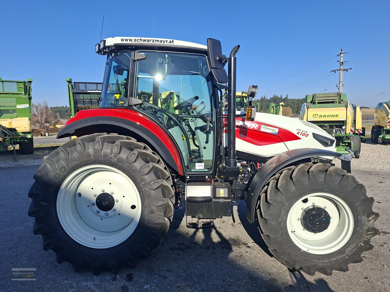 Traktor of the type Steyr 4100 PLUS, Neumaschine in Gampern (Picture 7)