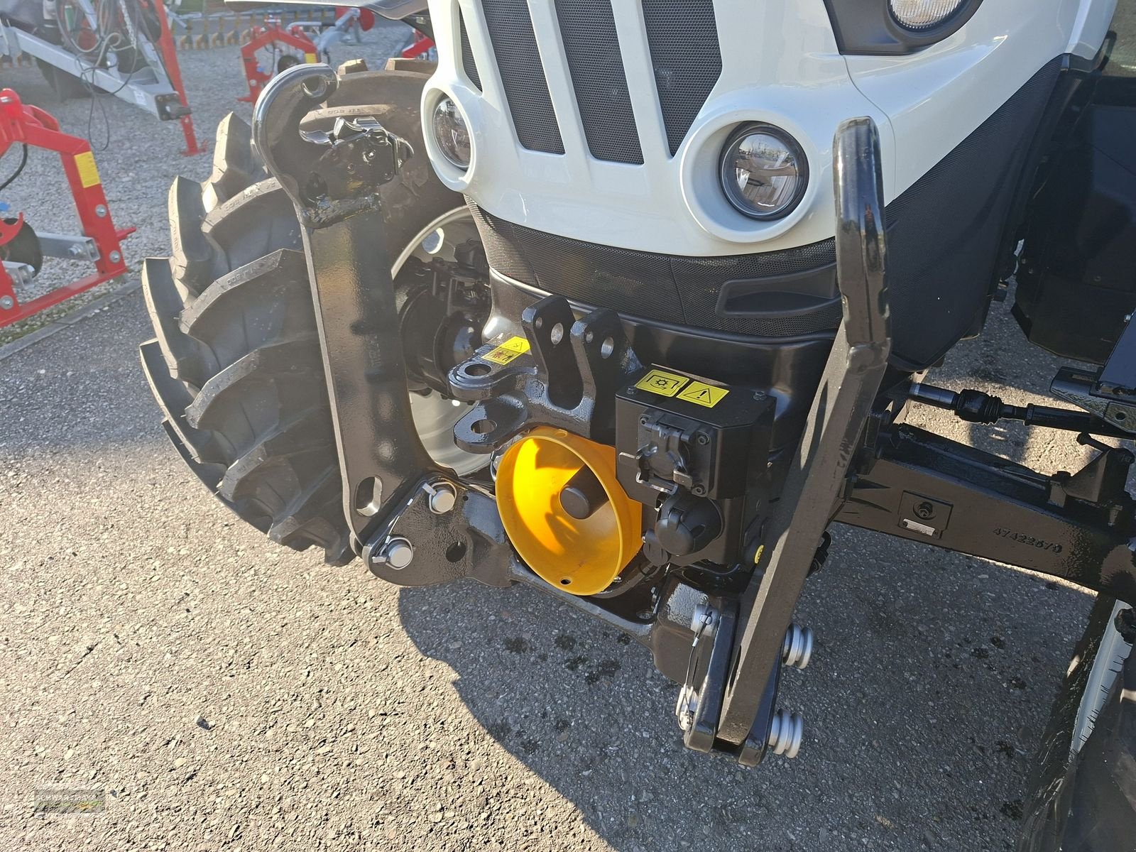 Traktor of the type Steyr 4100 PLUS, Neumaschine in Gampern (Picture 15)