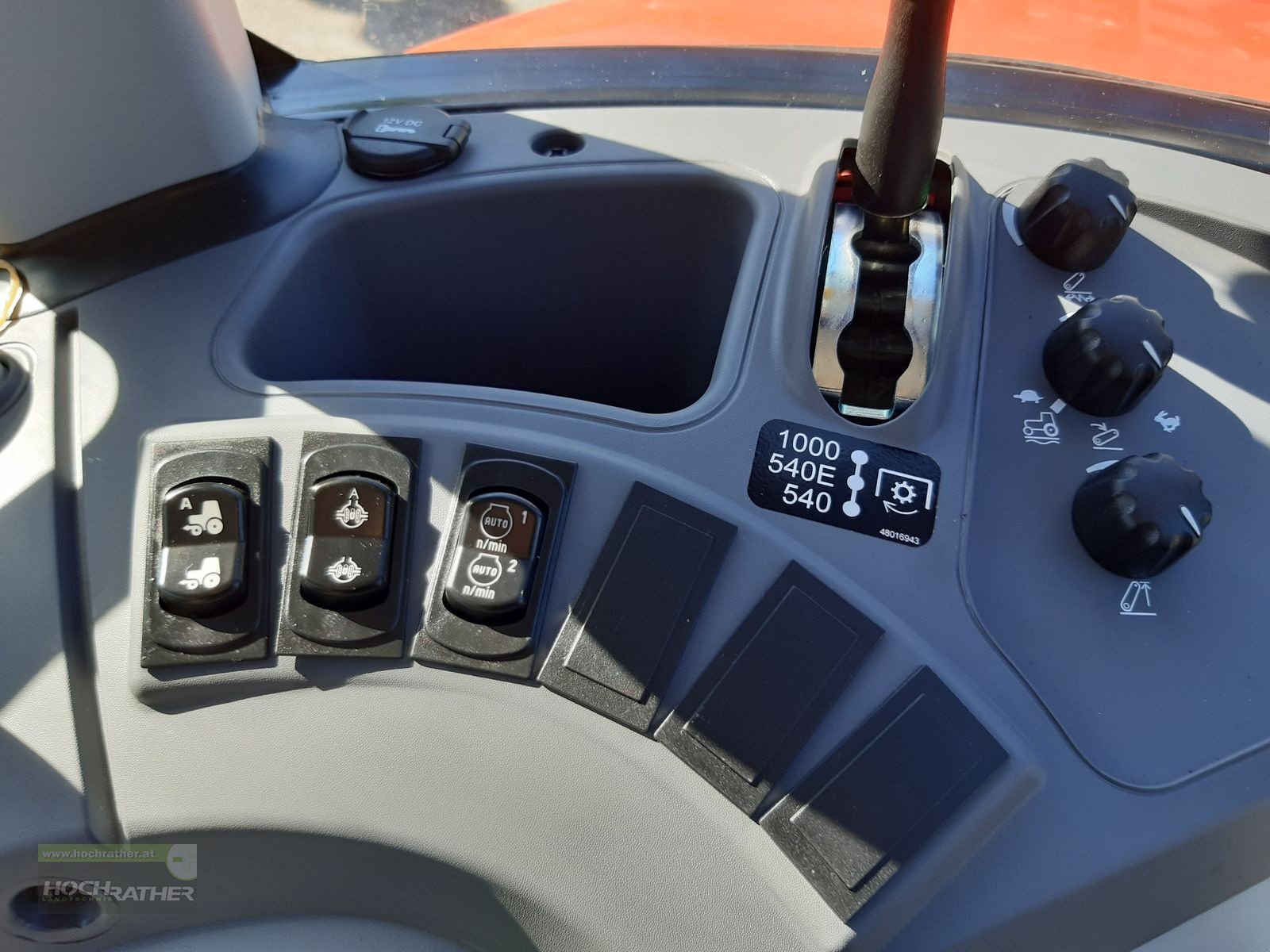 Traktor of the type Steyr 4100 PLUS, Neumaschine in Kronstorf (Picture 27)