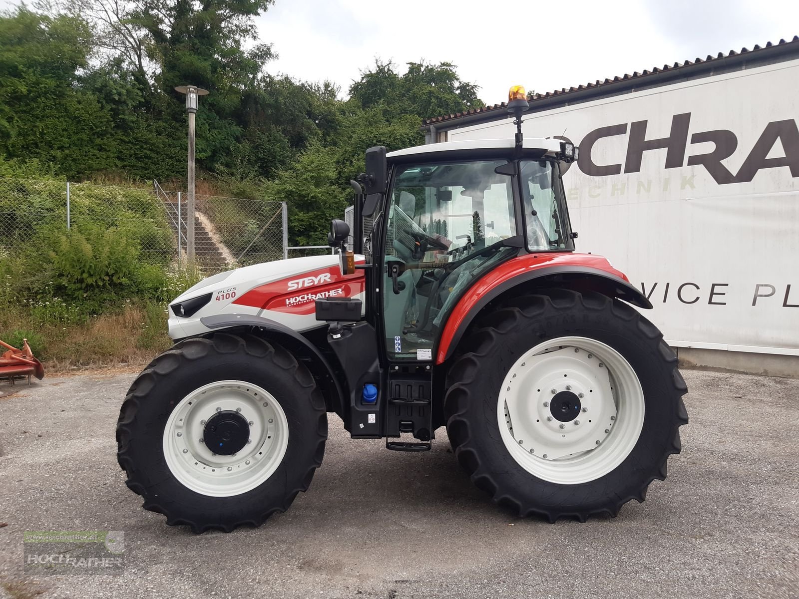 Traktor of the type Steyr 4100 PLUS, Neumaschine in Kronstorf (Picture 5)