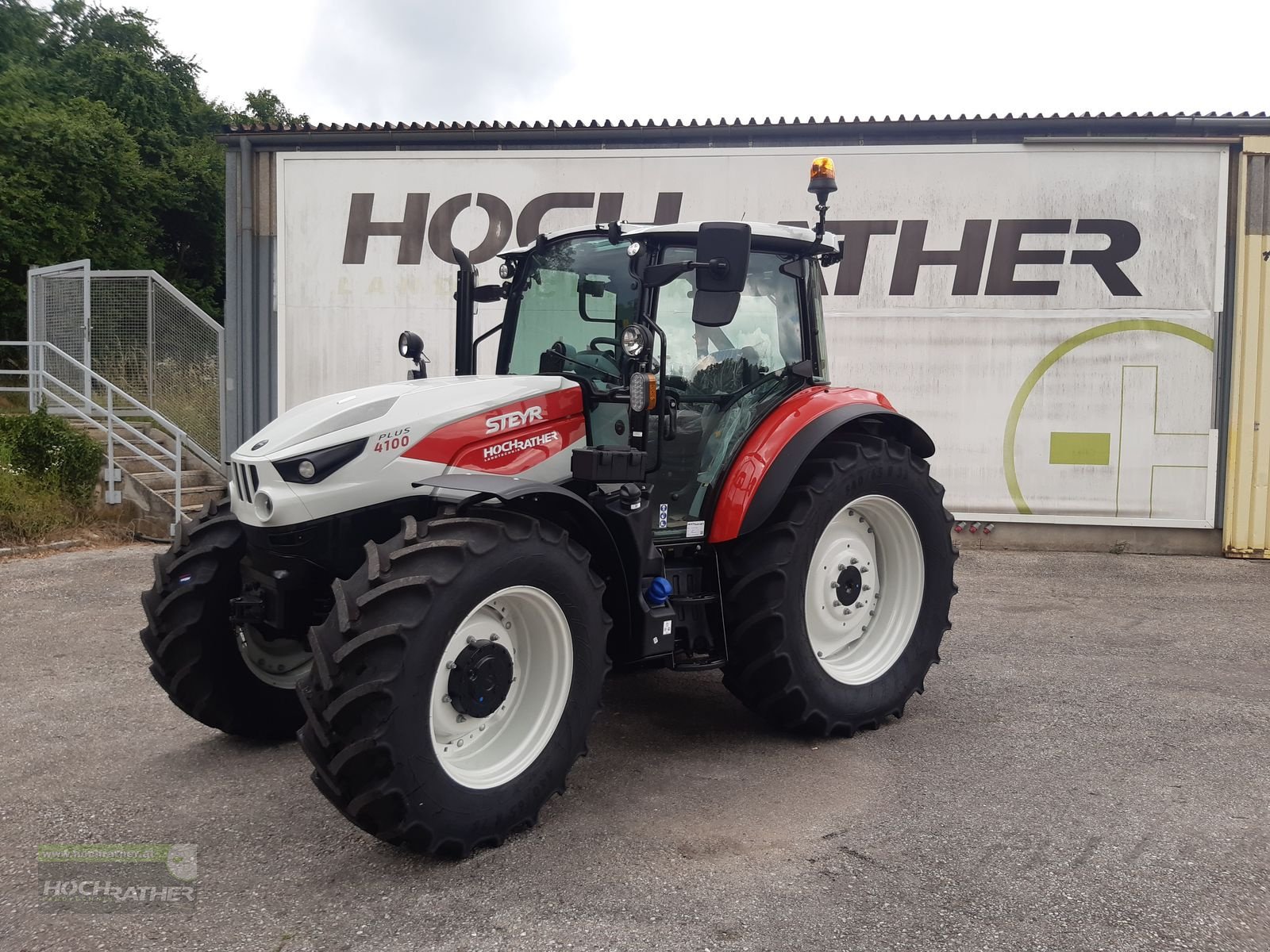 Traktor of the type Steyr 4100 PLUS, Neumaschine in Kronstorf (Picture 3)