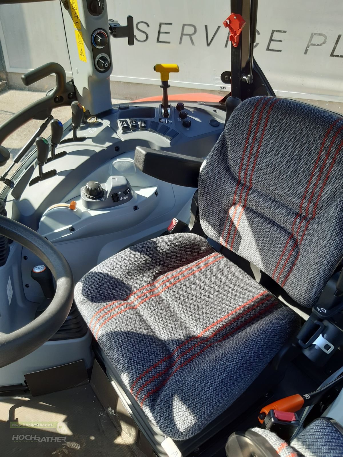 Traktor of the type Steyr 4100 PLUS, Neumaschine in Kronstorf (Picture 21)