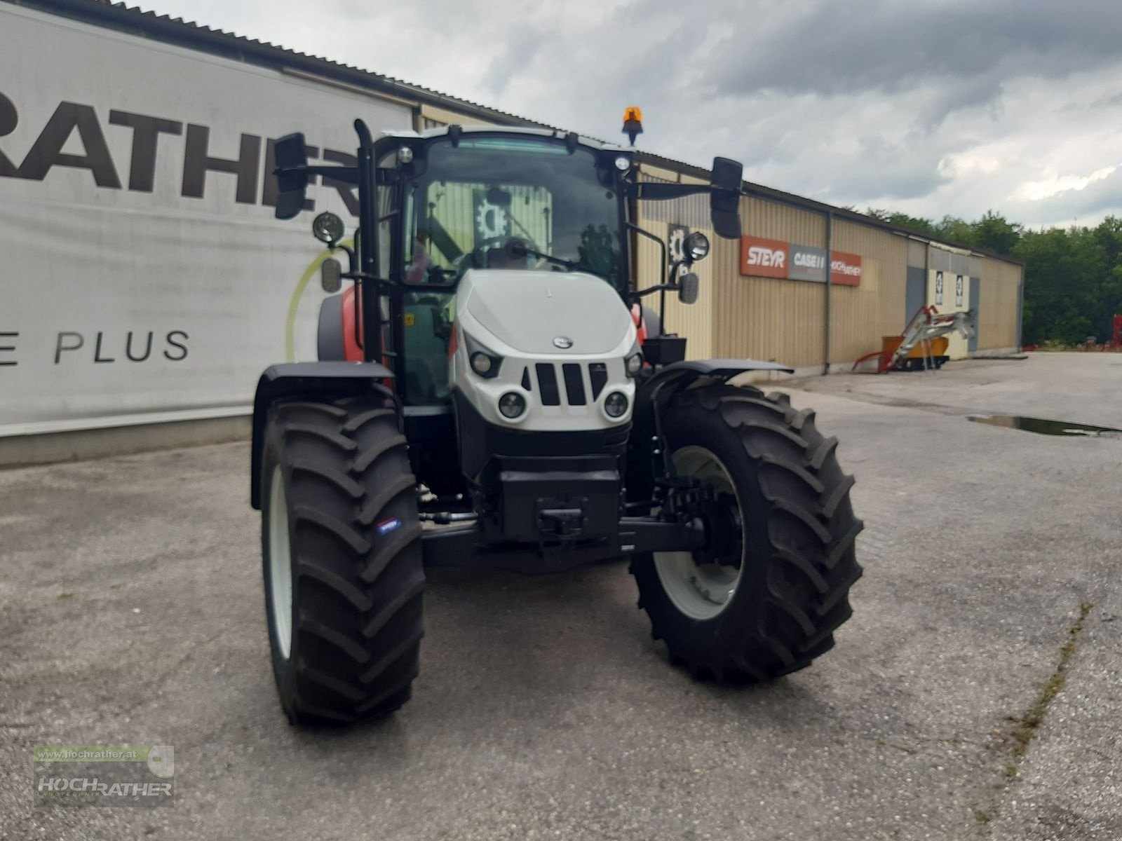 Traktor of the type Steyr 4100 PLUS, Neumaschine in Kronstorf (Picture 19)