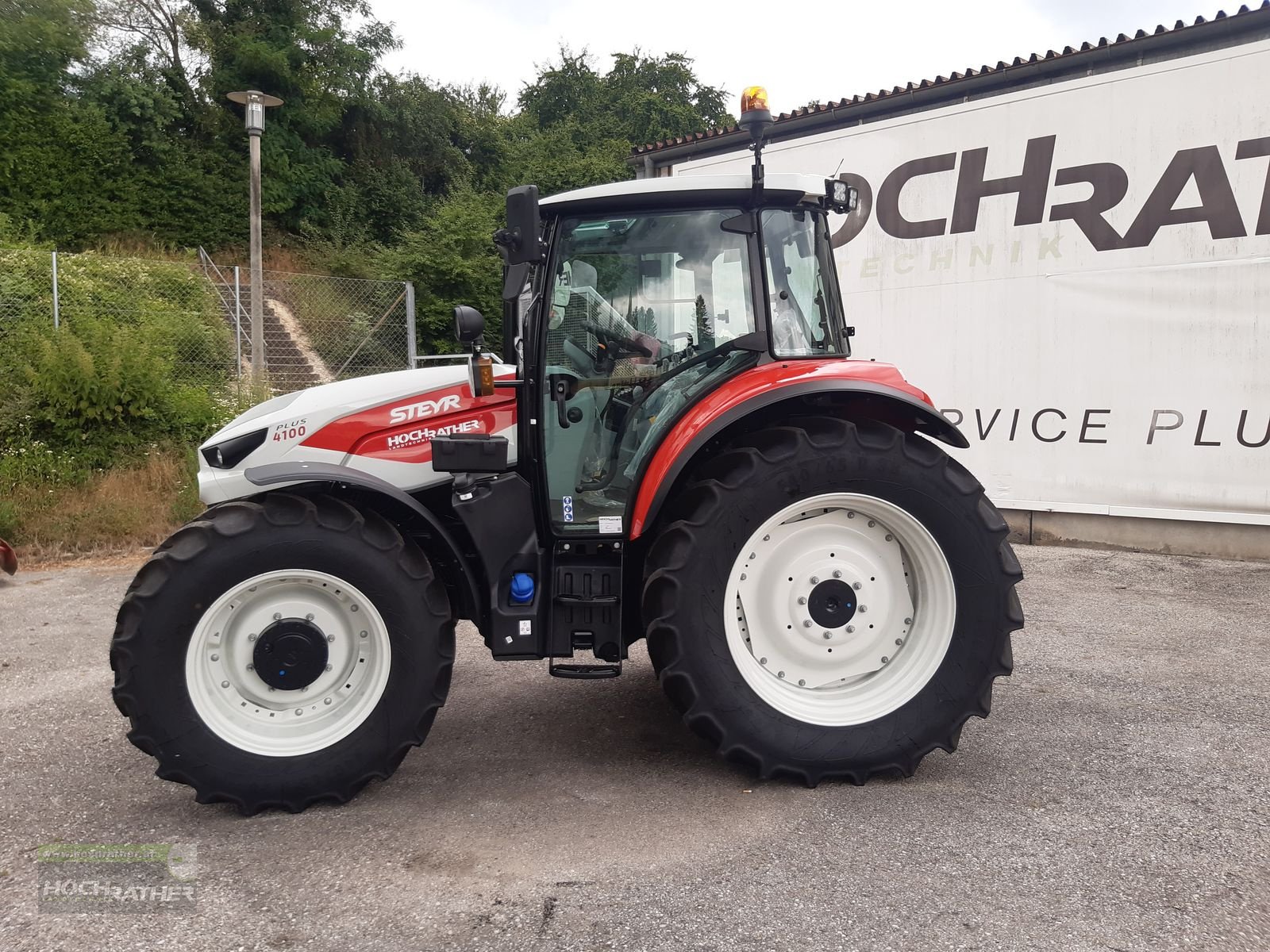 Traktor of the type Steyr 4100 PLUS, Neumaschine in Kronstorf (Picture 7)