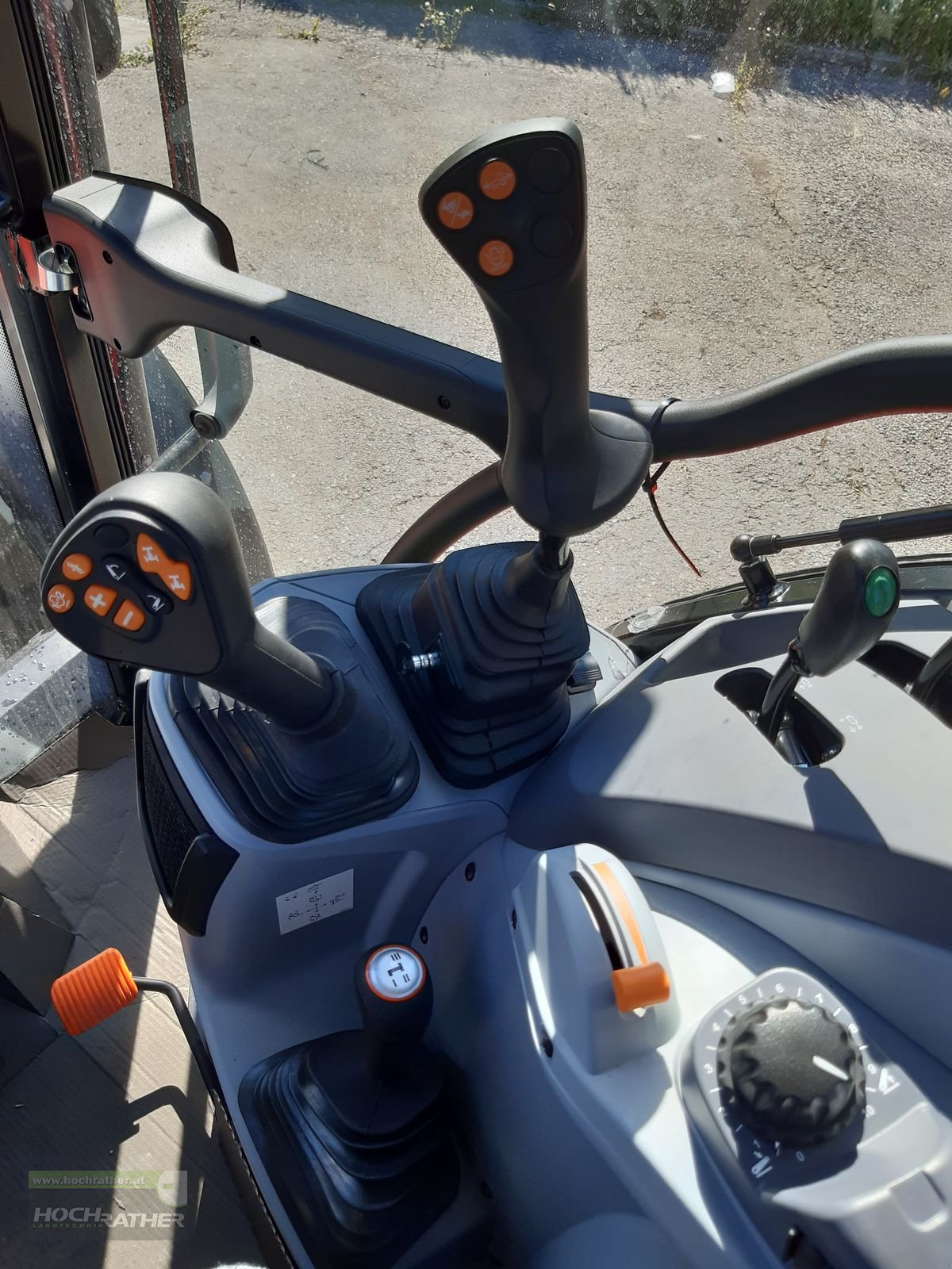 Traktor of the type Steyr 4100 PLUS, Neumaschine in Kronstorf (Picture 22)