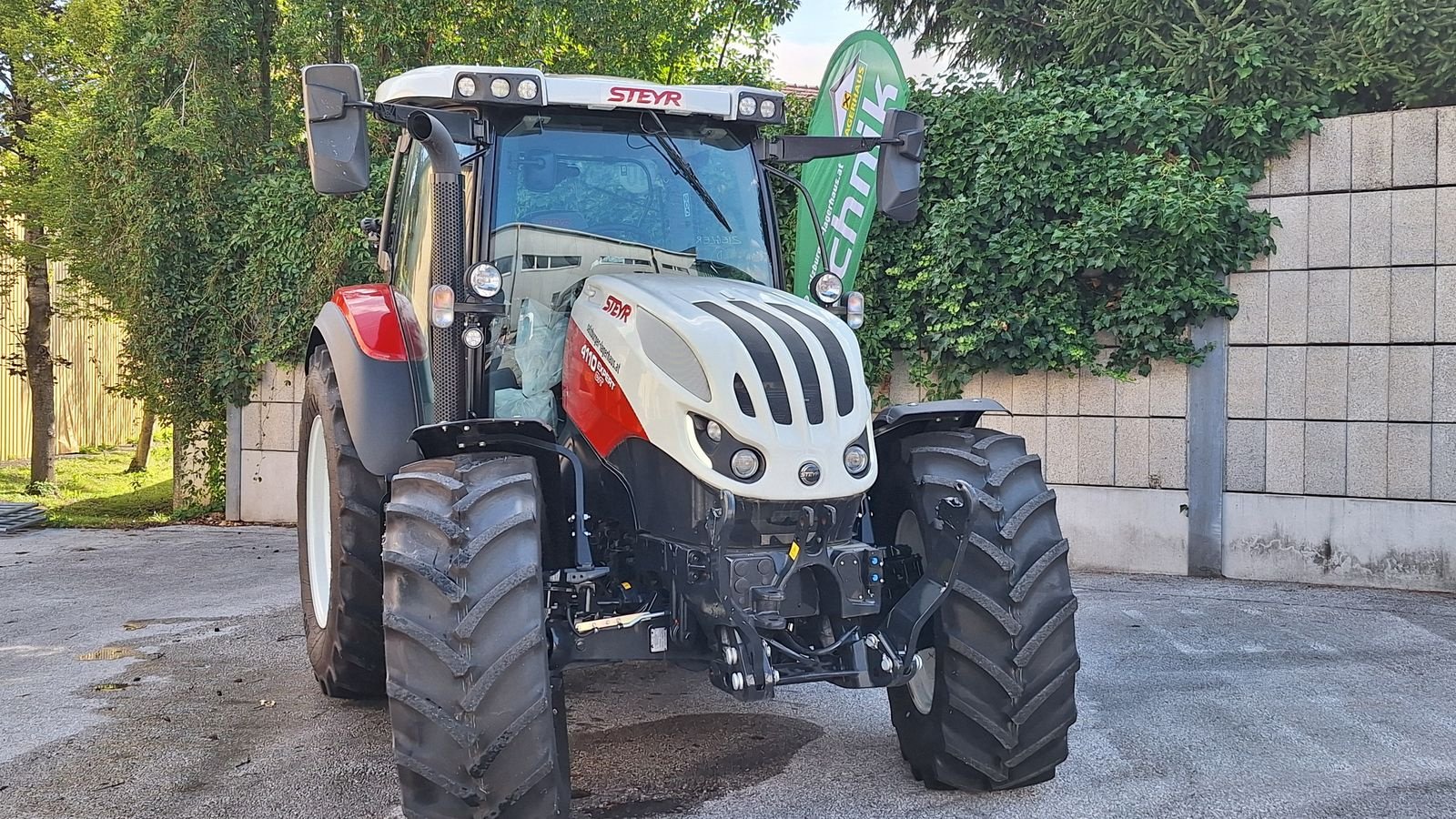Traktor of the type Steyr 4110 Expert CVT, Neumaschine in Bergheim (Picture 1)