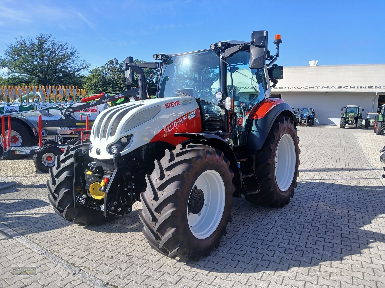 Traktor of the type Steyr 4110 Expert CVT, Vorführmaschine in Aurolzmünster (Picture 2)