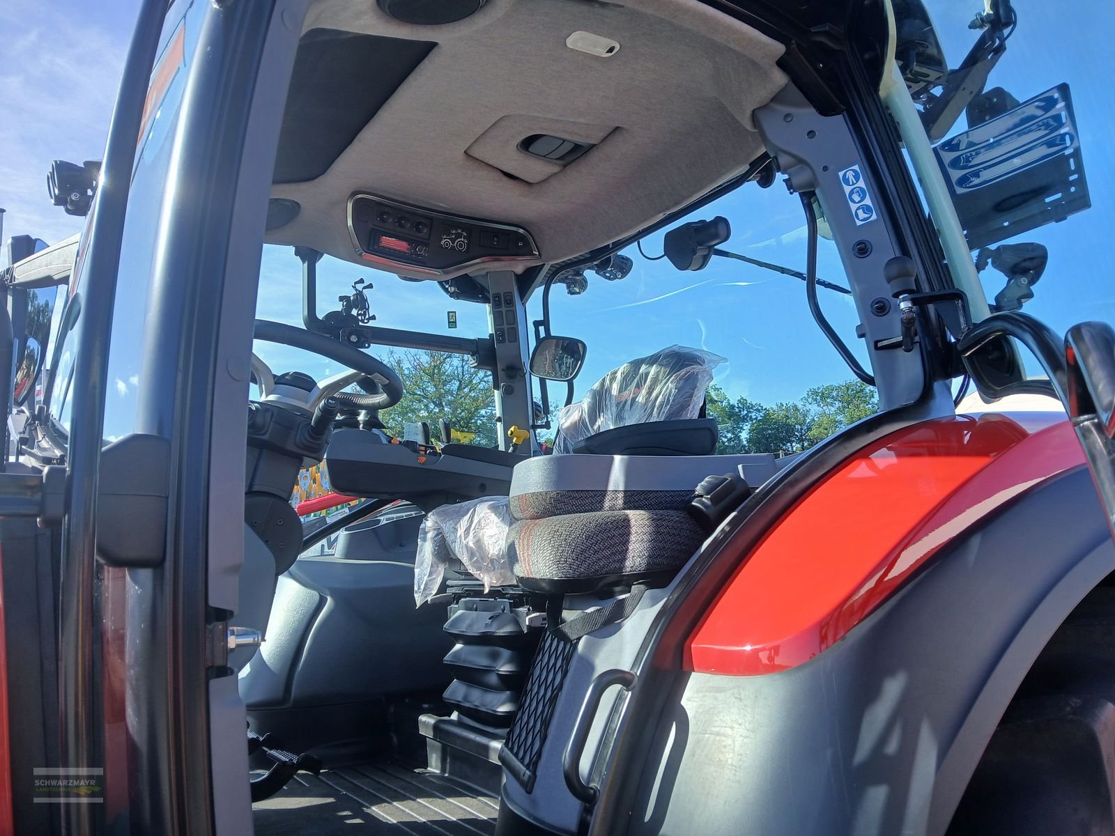 Traktor of the type Steyr 4110 Expert CVT, Vorführmaschine in Aurolzmünster (Picture 12)