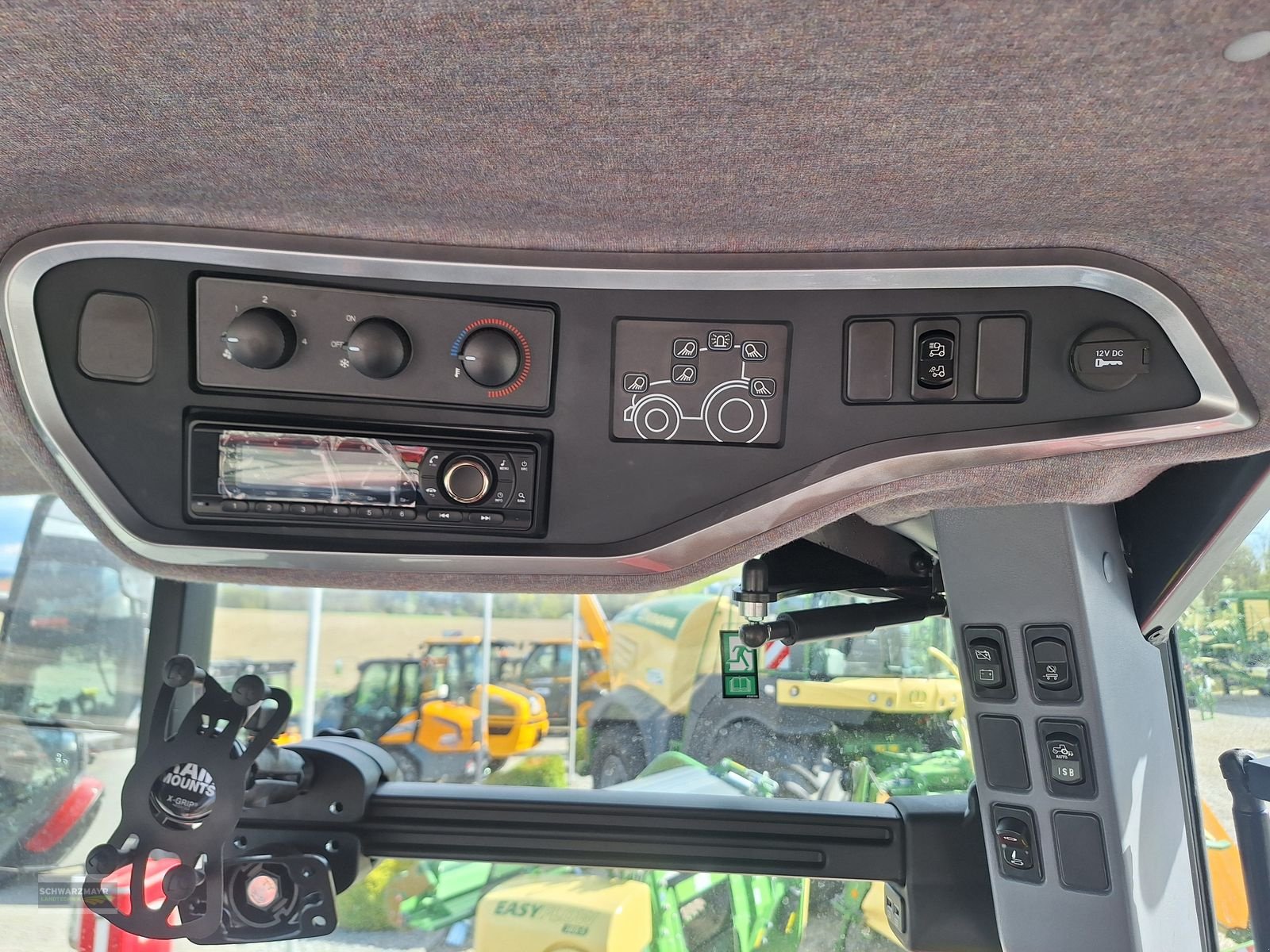 Traktor of the type Steyr 4110 Expert CVT, Neumaschine in Aurolzmünster (Picture 15)