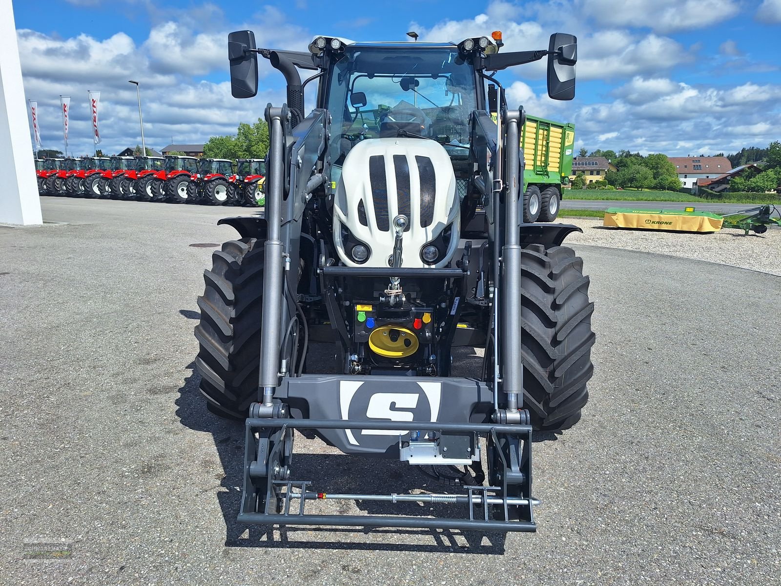 Traktor of the type Steyr 4110 Expert CVT, Mietmaschine in Gampern (Picture 8)