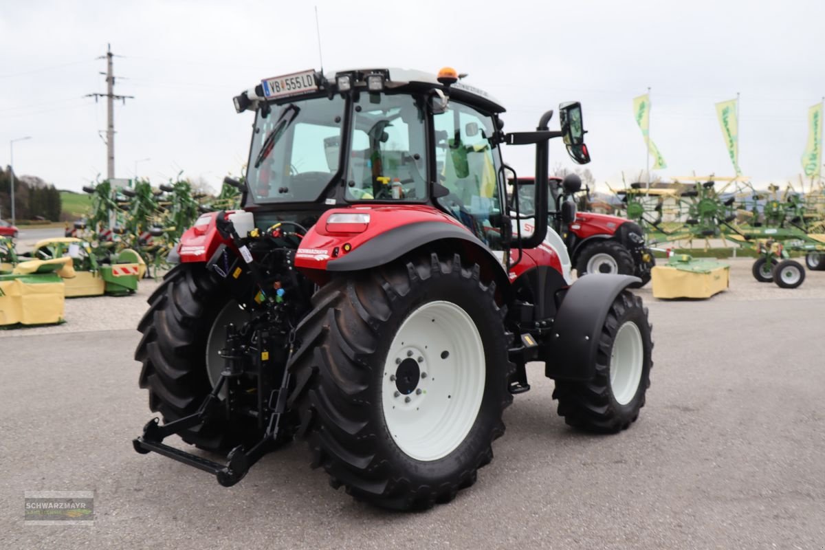 Traktor des Typs Steyr 4110 Kompakt (Stage V), Neumaschine in Aurolzmünster (Bild 3)