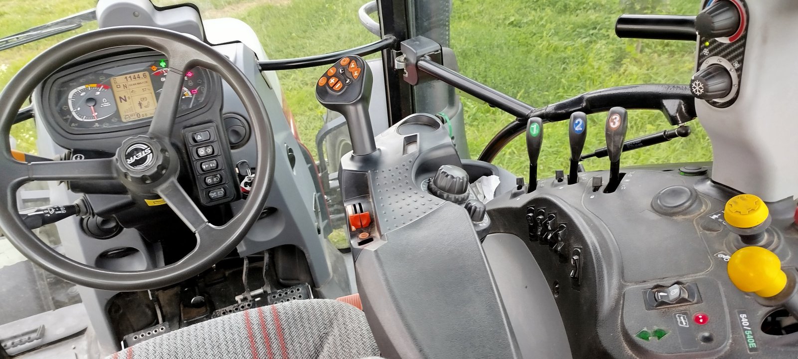 Traktor tip Steyr 4110 Multi, Gebrauchtmaschine in Mosonmagyarovar (Poză 3)