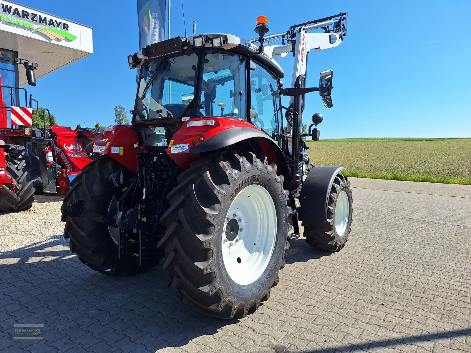 Traktor of the type Steyr 4110 PLUS, Neumaschine in Aurolzmünster (Picture 8)