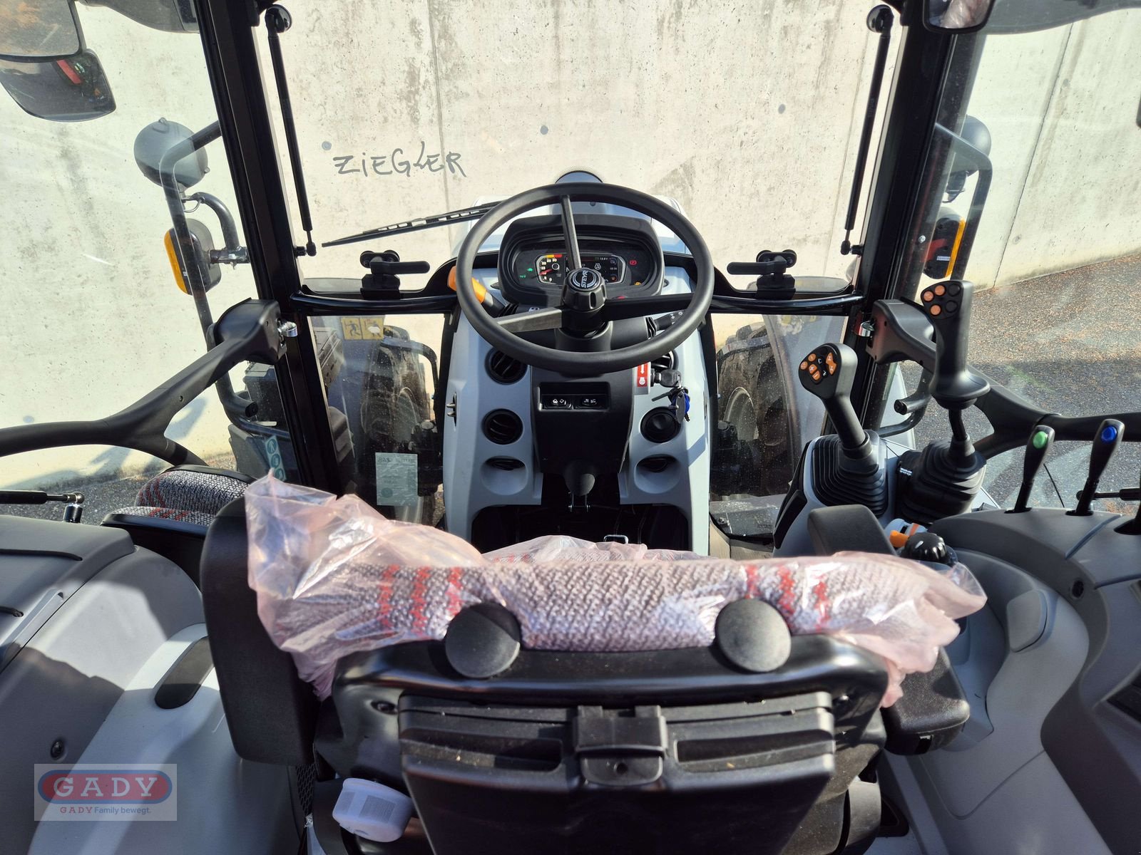 Traktor типа Steyr 4110 PLUS, Neumaschine в Lebring (Фотография 5)