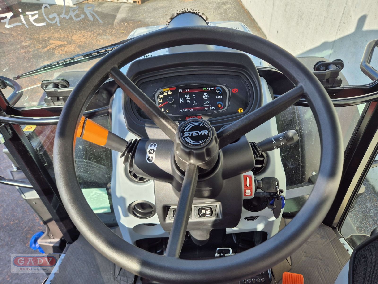 Traktor типа Steyr 4110 PLUS, Neumaschine в Lebring (Фотография 11)