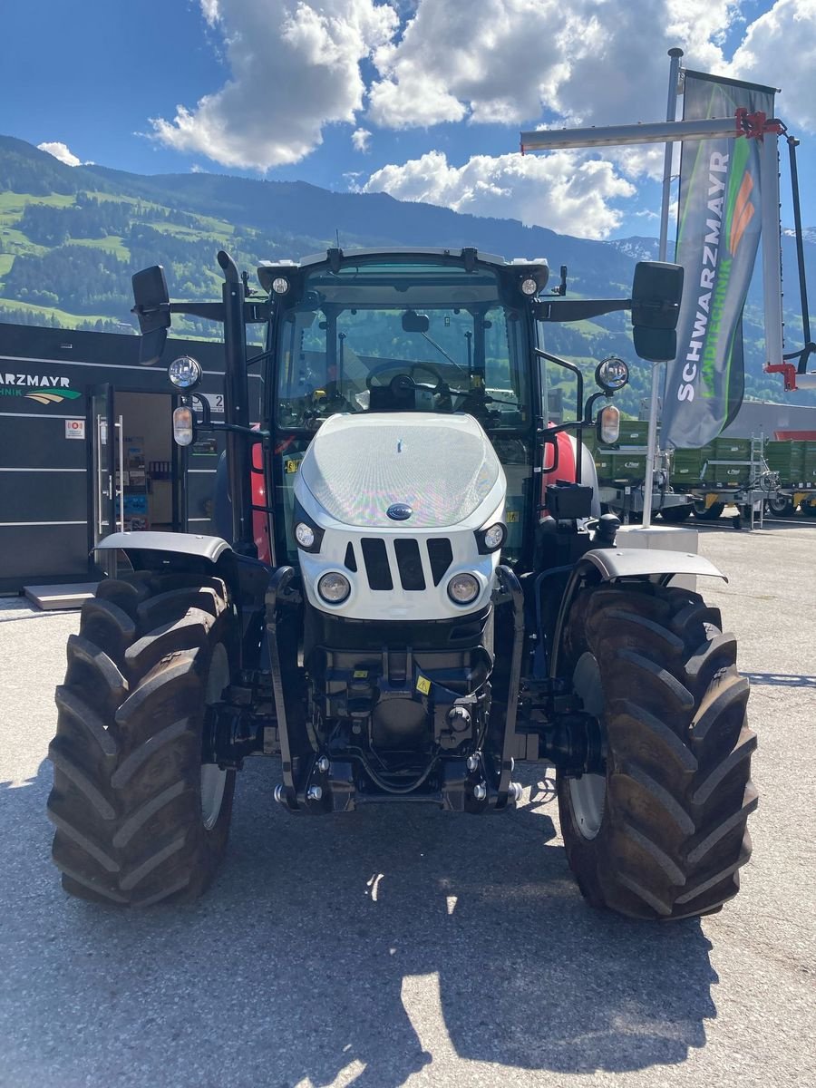 Traktor des Typs Steyr 4110 PLUS, Neumaschine in Schlitters (Bild 8)