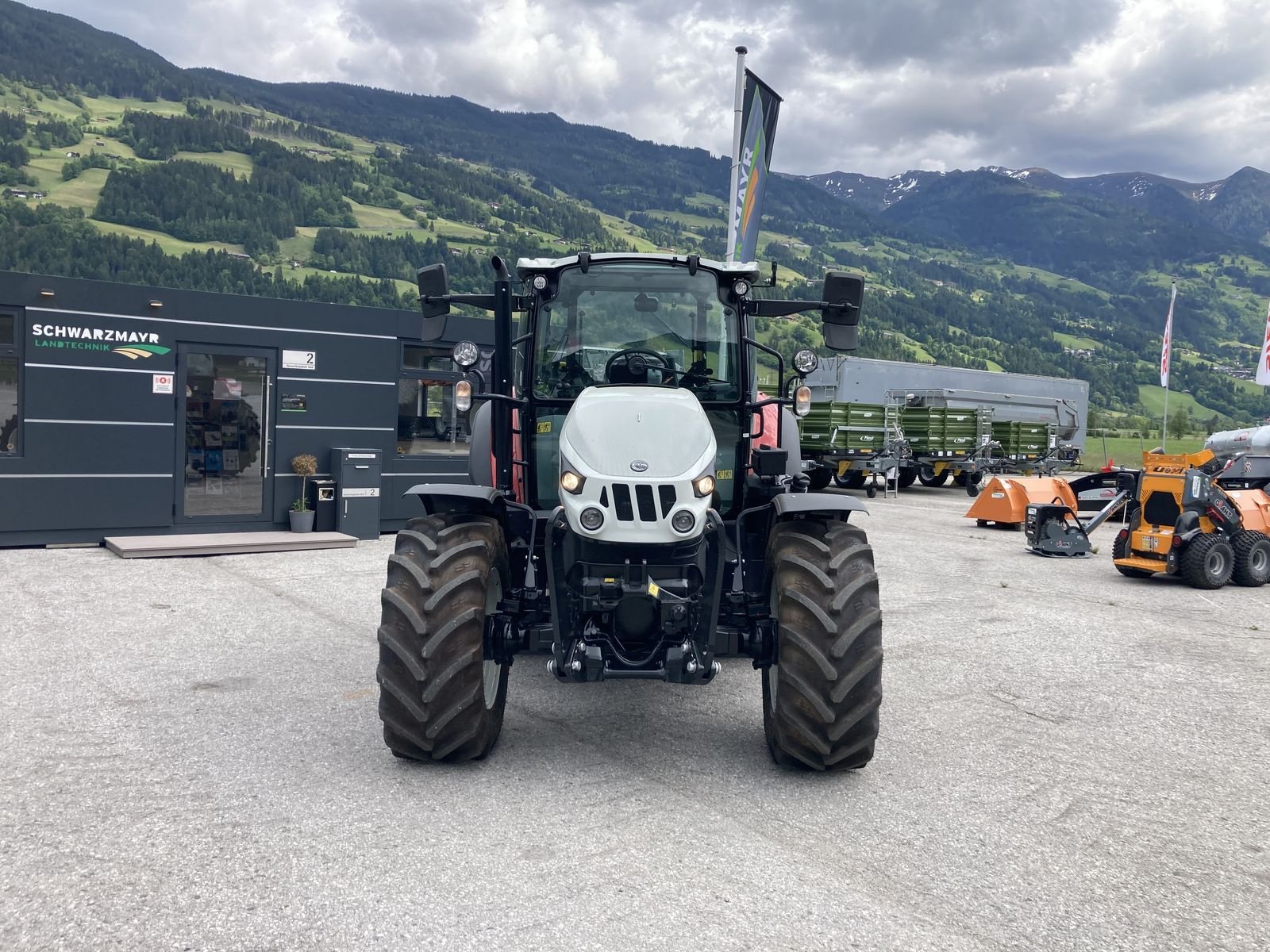 Traktor типа Steyr 4110 PLUS, Neumaschine в Schlitters (Фотография 2)