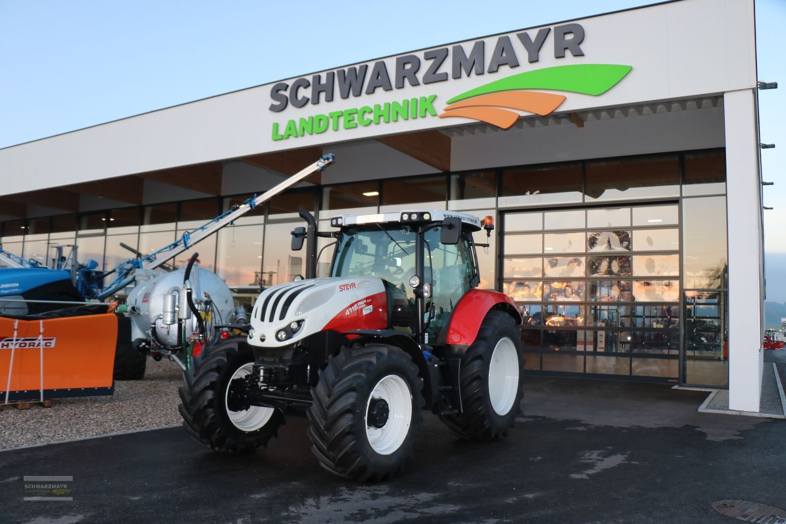 Traktor des Typs Steyr 4115 Profi CVT, Neumaschine in Aurolzmünster (Bild 1)