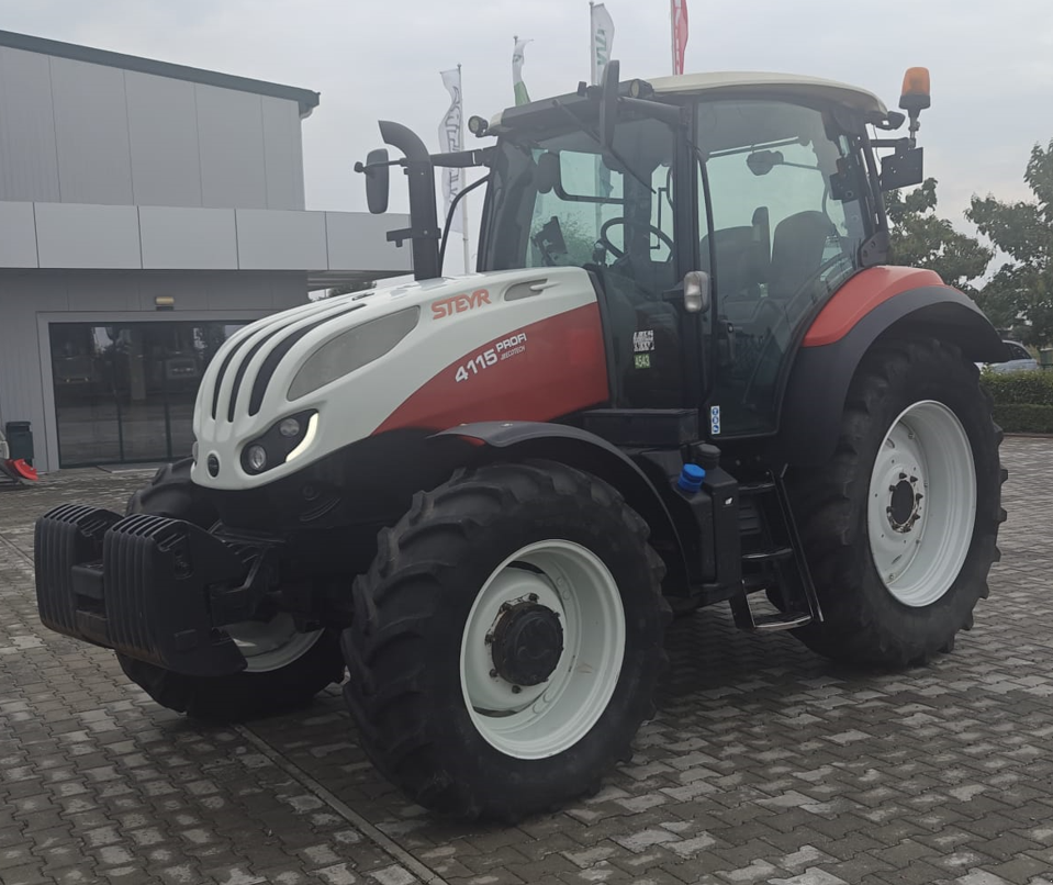 Traktor Türe ait Steyr 4115 Profi, Gebrauchtmaschine içinde Orţişoara (resim 1)