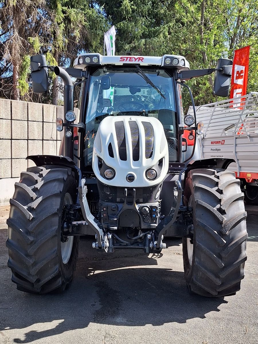 Traktor des Typs Steyr 4120 Expert CVT, Neumaschine in Bergheim (Bild 3)