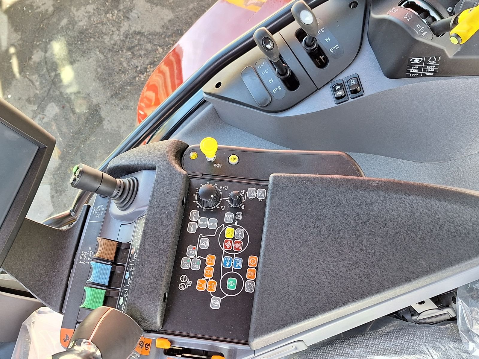 Traktor des Typs Steyr 4120 Expert CVT, Neumaschine in Bergheim (Bild 16)