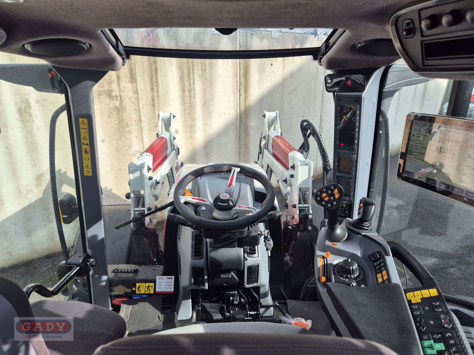 Traktor of the type Steyr 4120 Expert CVT, Neumaschine in Lebring (Picture 5)