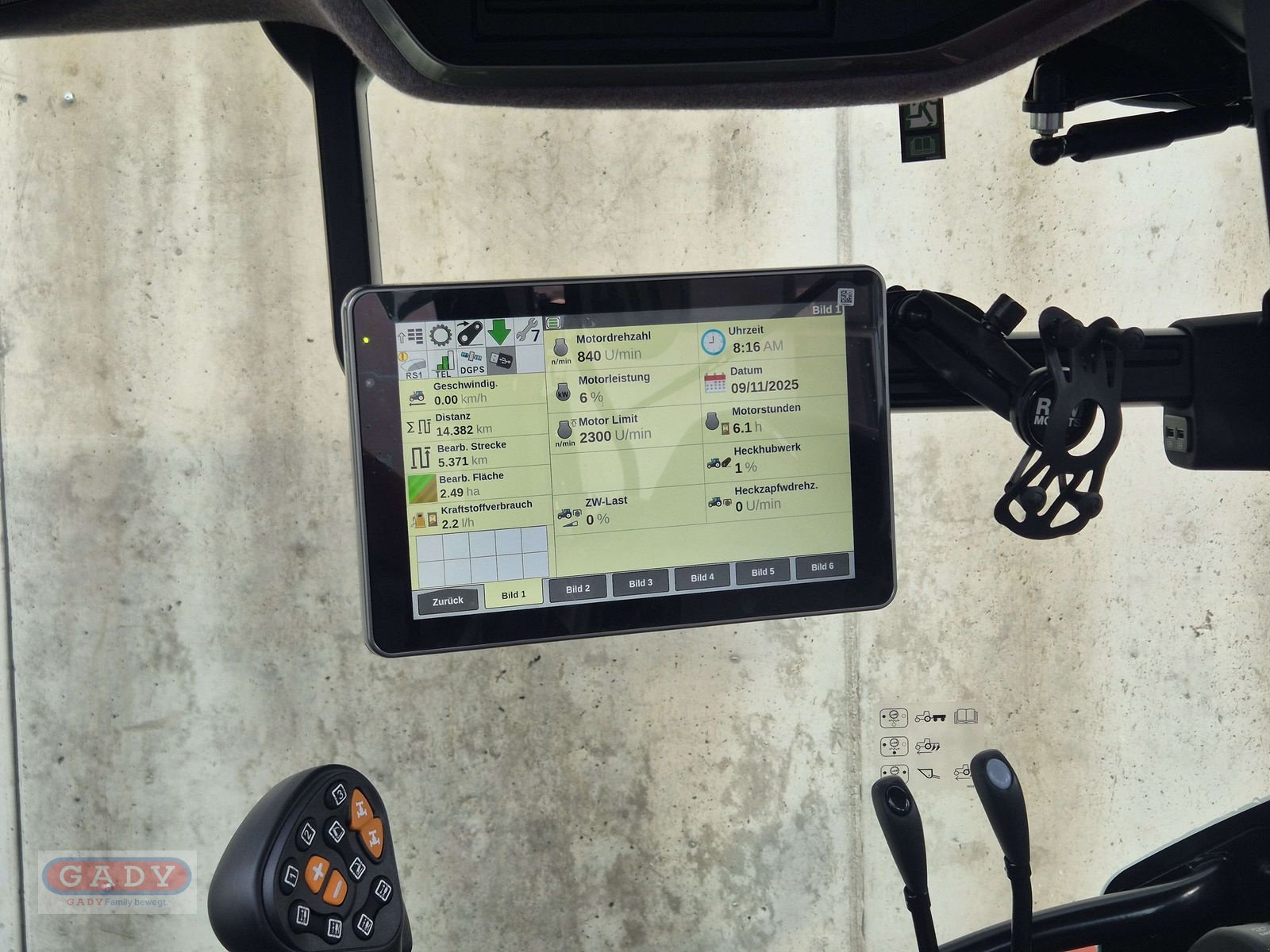 Traktor of the type Steyr 4120 Expert CVT, Neumaschine in Lebring (Picture 9)