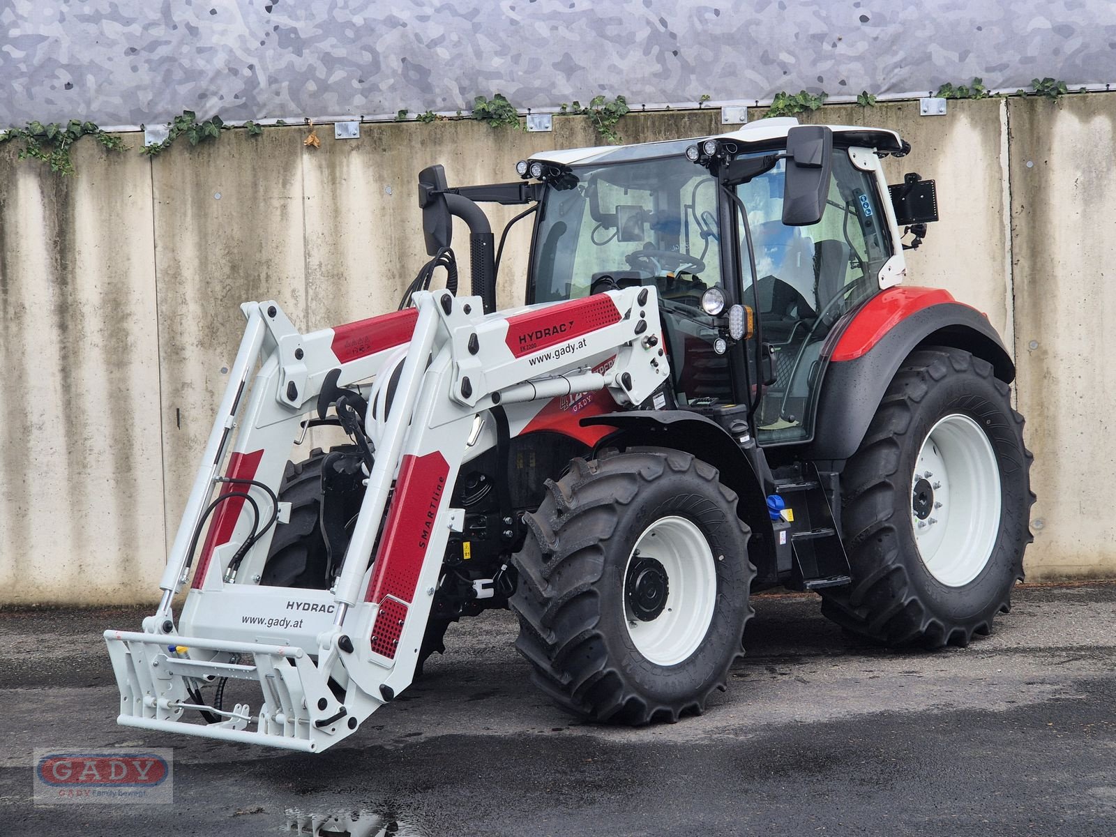 Traktor of the type Steyr 4120 Expert CVT, Neumaschine in Lebring (Picture 1)