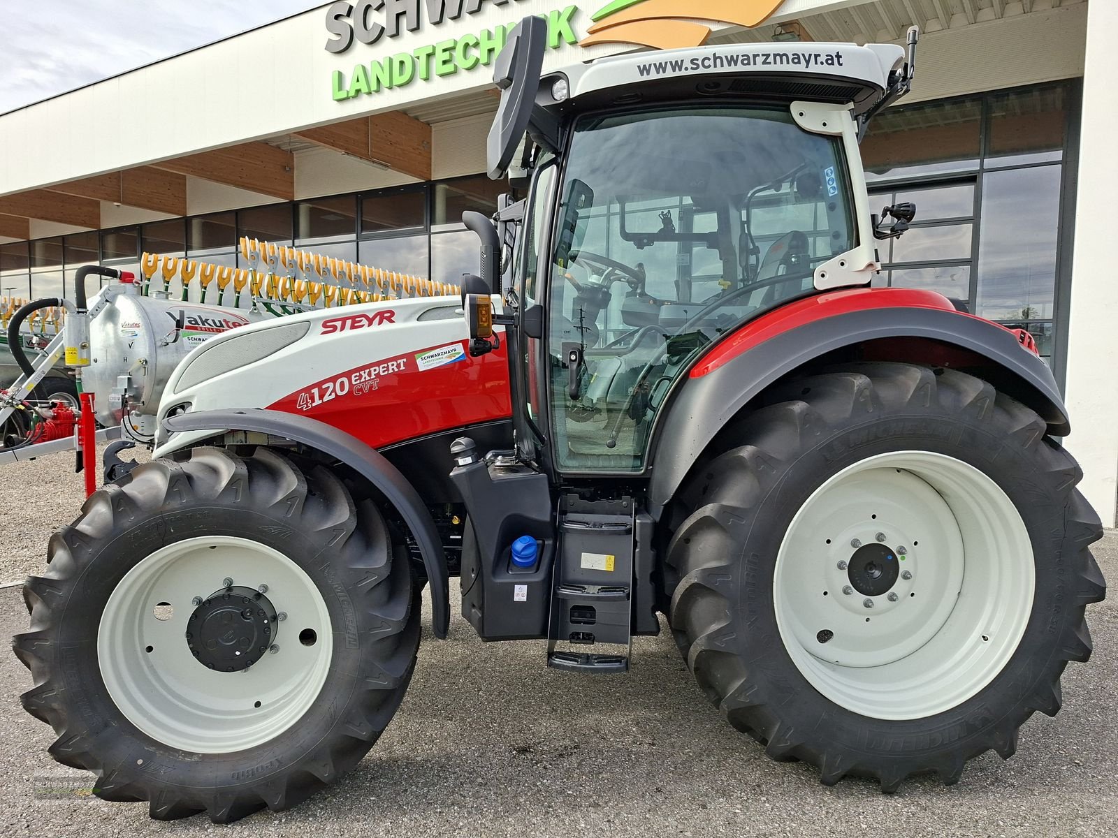 Traktor des Typs Steyr 4120 Expert CVT, Neumaschine in Gampern (Bild 2)