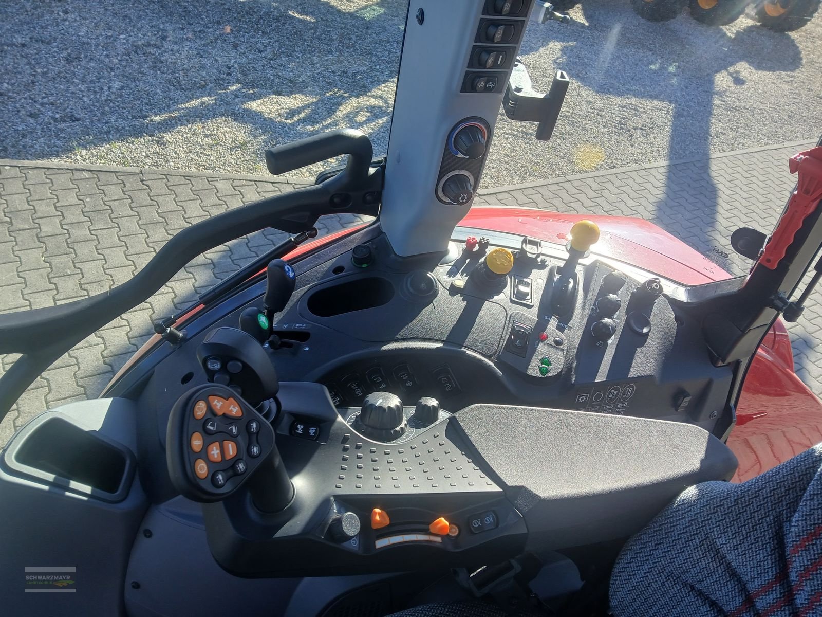 Traktor des Typs Steyr 4120 Multi St. V, Neumaschine in Aurolzmünster (Bild 11)