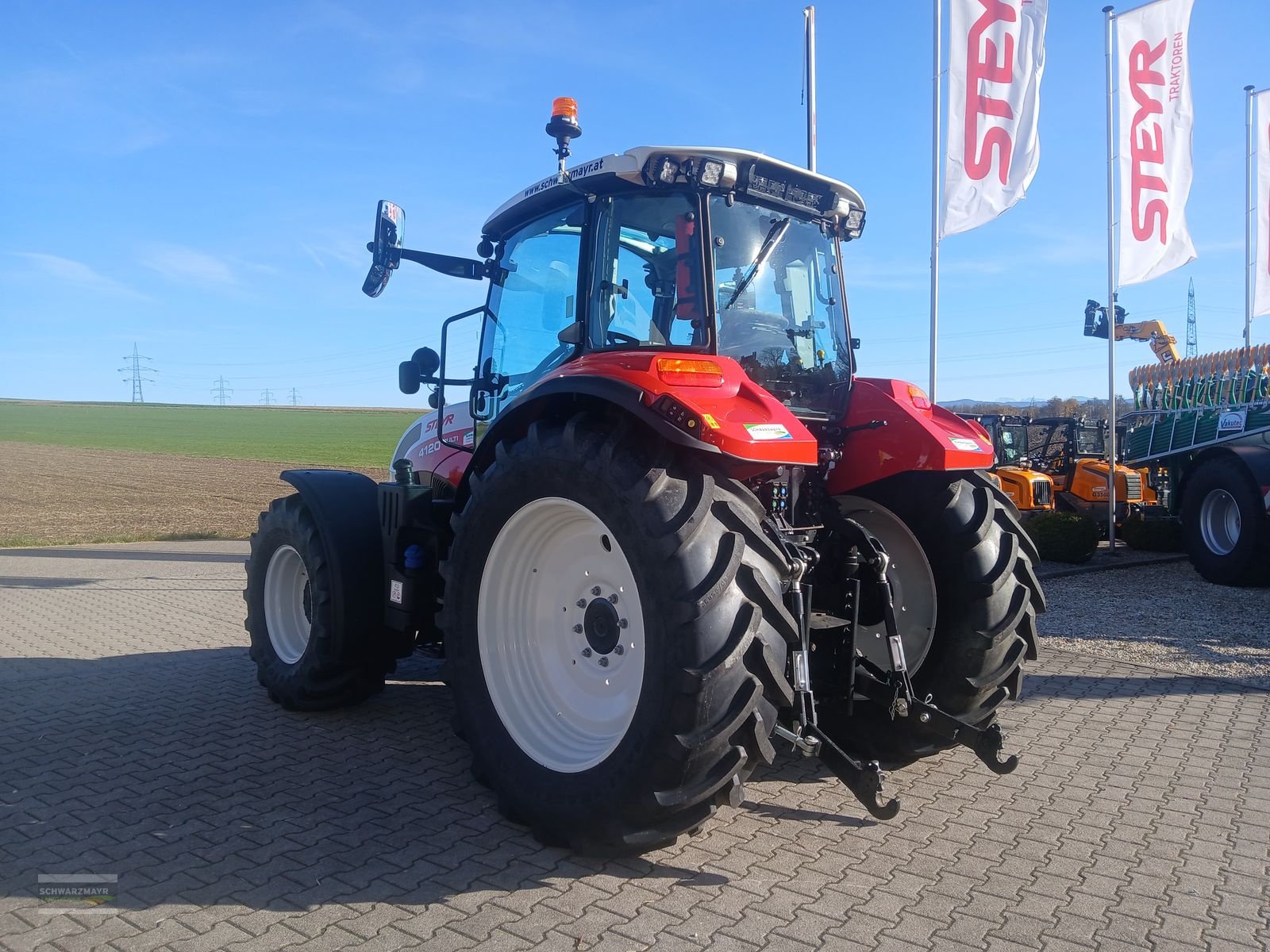 Traktor des Typs Steyr 4120 Multi St. V, Neumaschine in Aurolzmünster (Bild 3)
